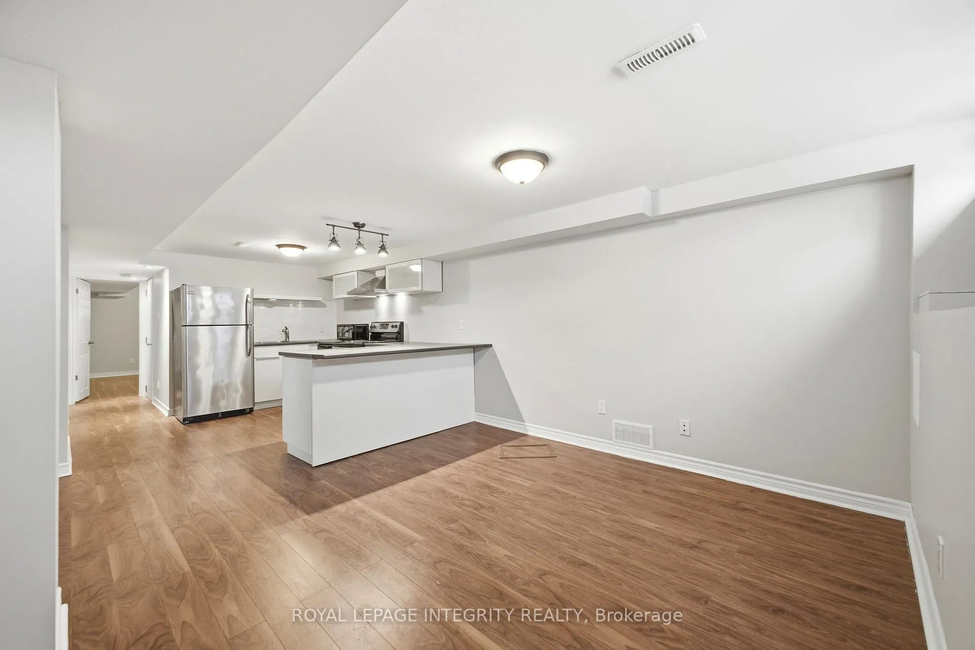 Photo 10 of Unit B, 1309 Highgate Road, Ottawa, Parkway Park — HOMEH