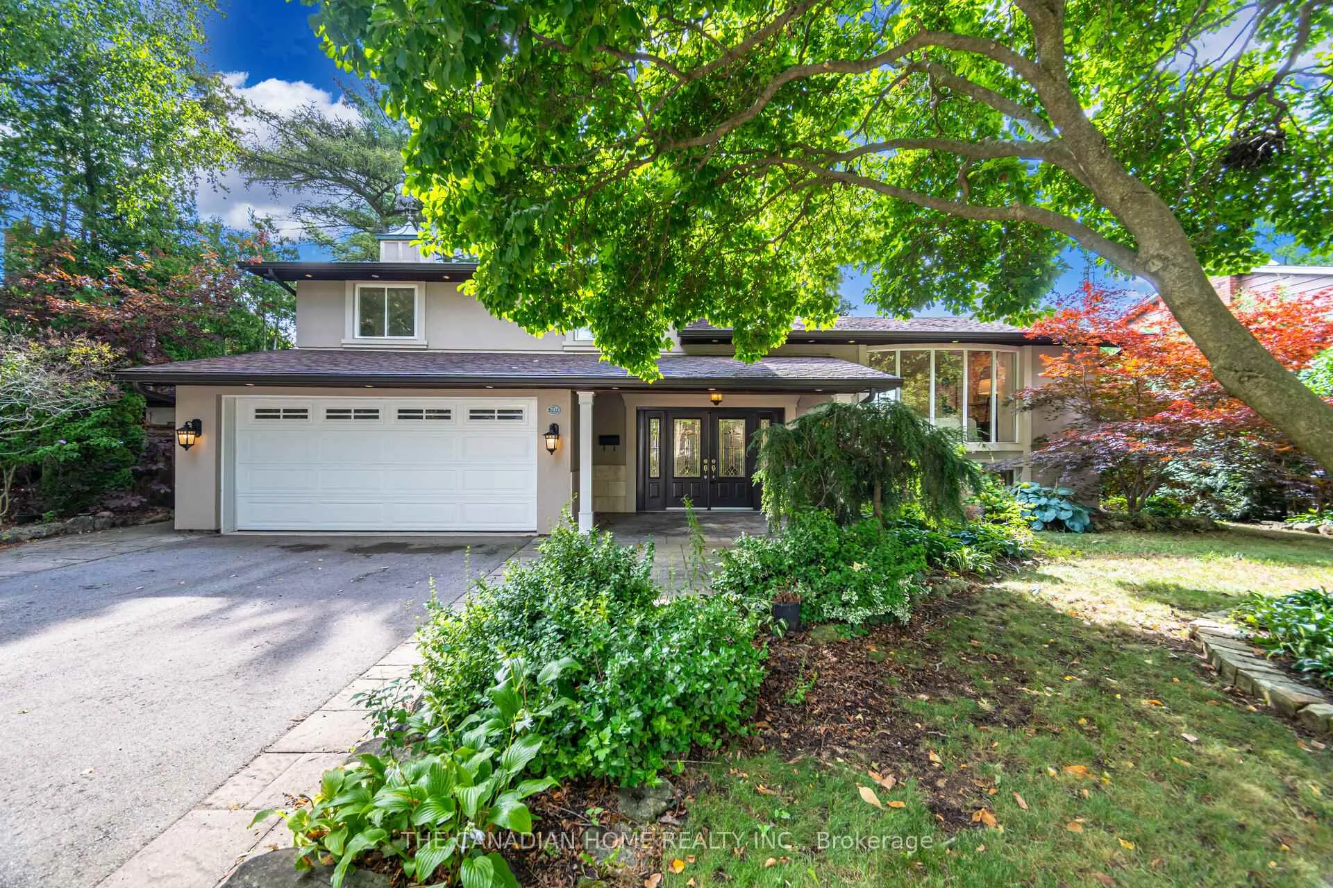 Photo 3 of 207 Penn Drive, Burlington, Roseland — HOMEH