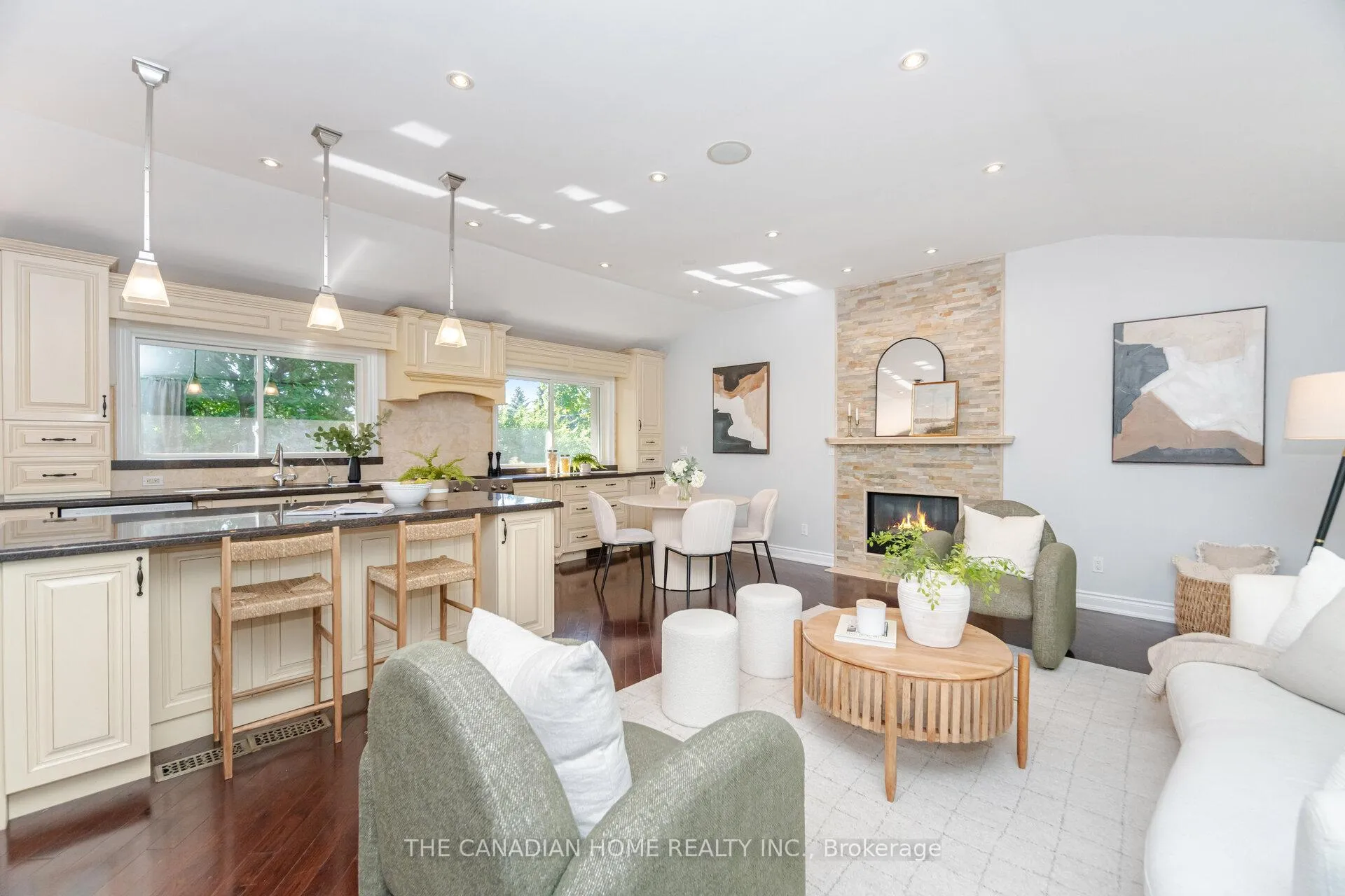 Photo 14 of 207 Penn Drive, Burlington, Roseland — HOMEH