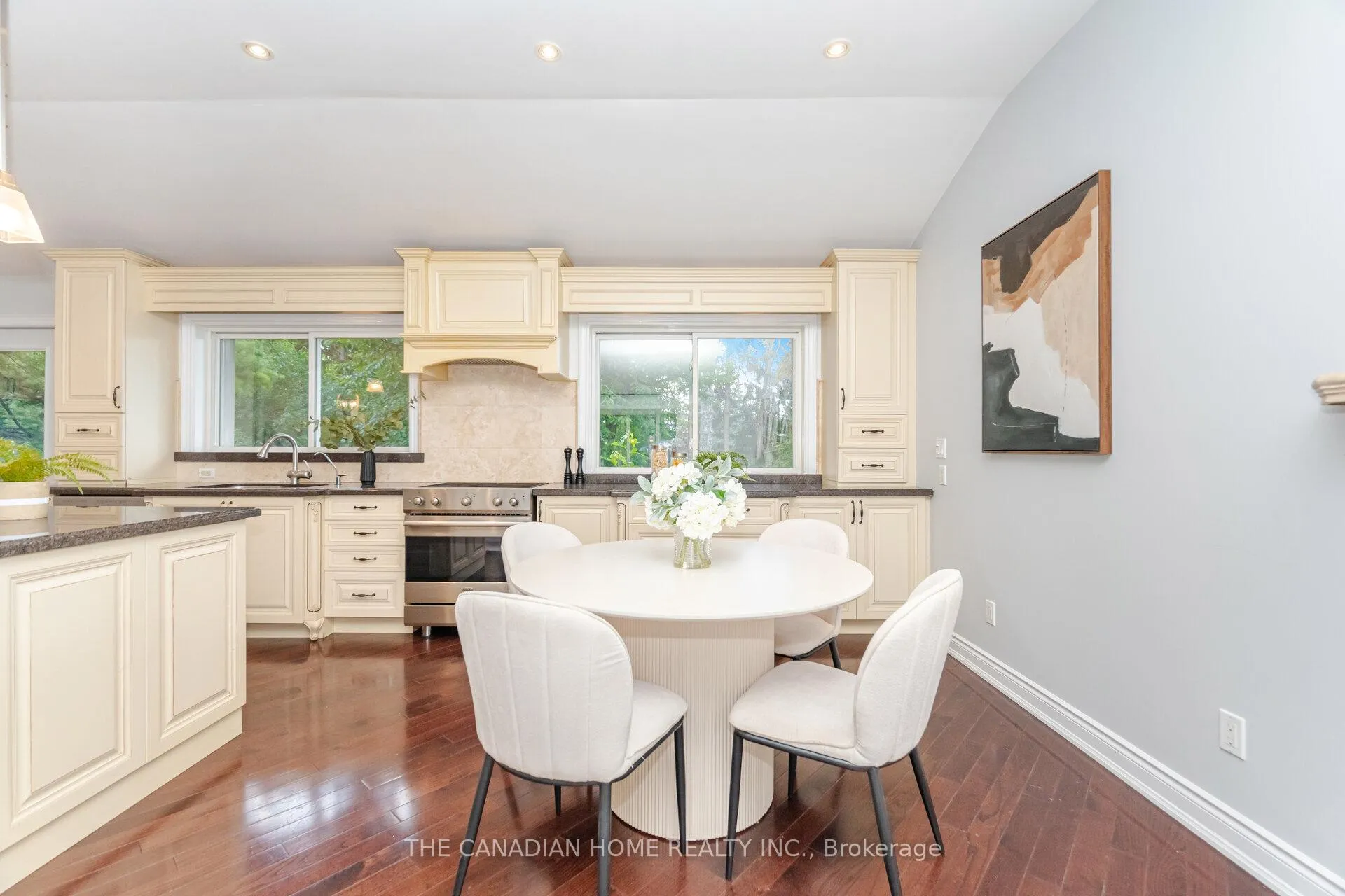 Photo 15 of 207 Penn Drive, Burlington, Roseland — HOMEH