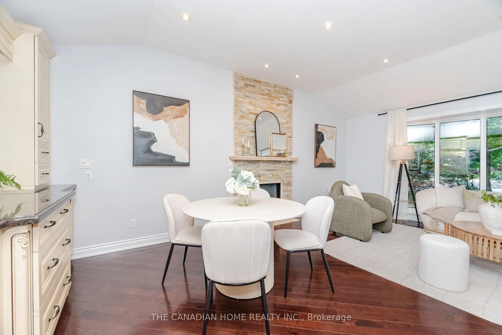 Photo 16 of 207 Penn Drive, Burlington, Roseland — HOMEH