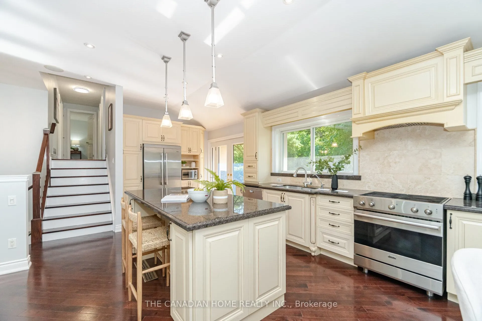 Photo 19 of 207 Penn Drive, Burlington, Roseland — HOMEH