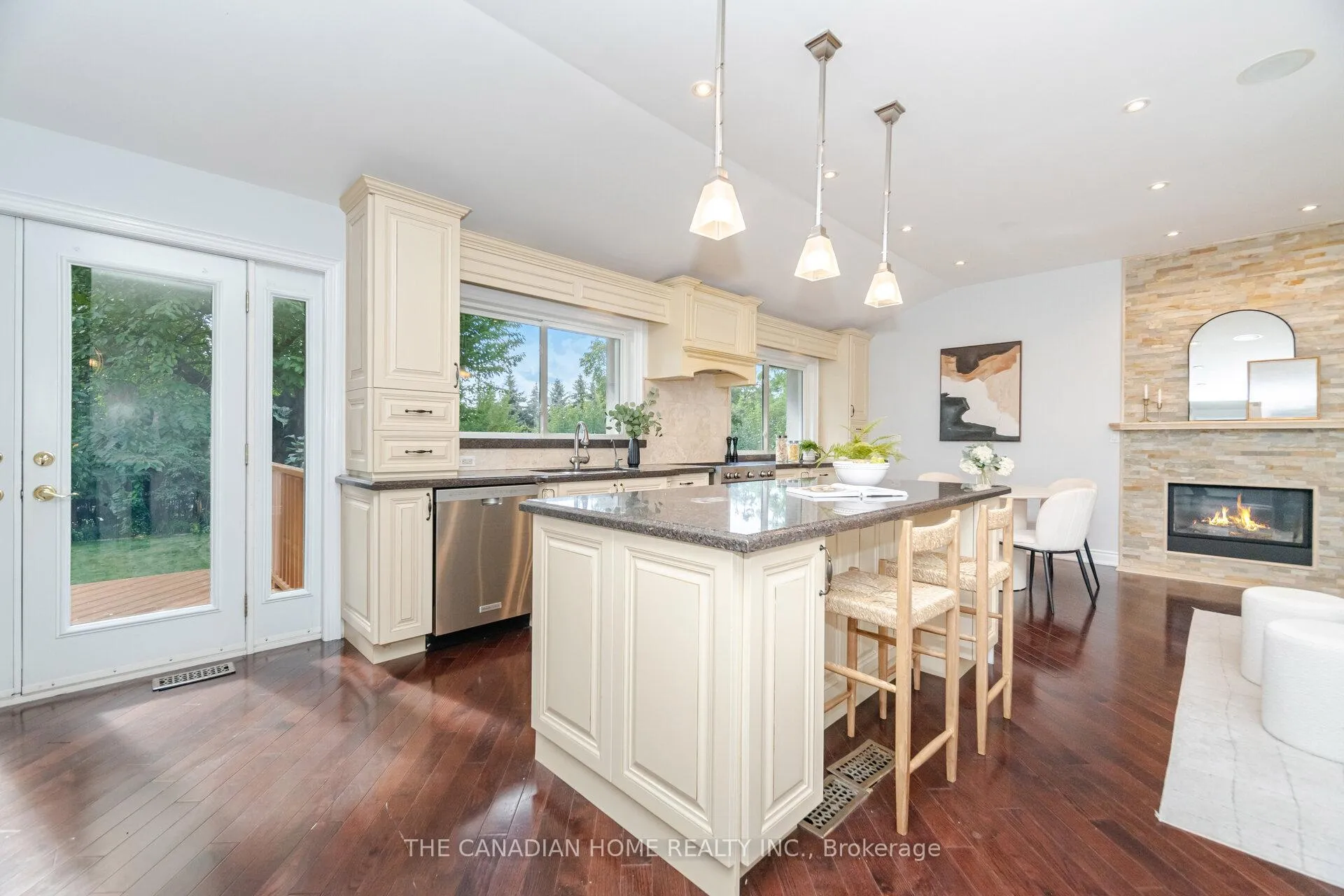Photo 22 of 207 Penn Drive, Burlington, Roseland — HOMEH