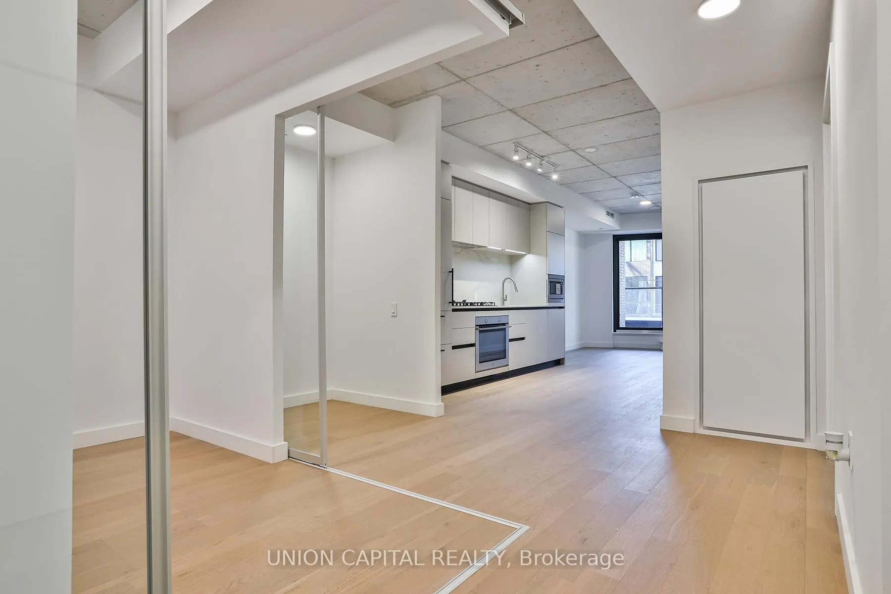 Photo 4 of Unit 222, 1720 Bayview Avenue, Toronto, Mount Pleasant East — HOMEH