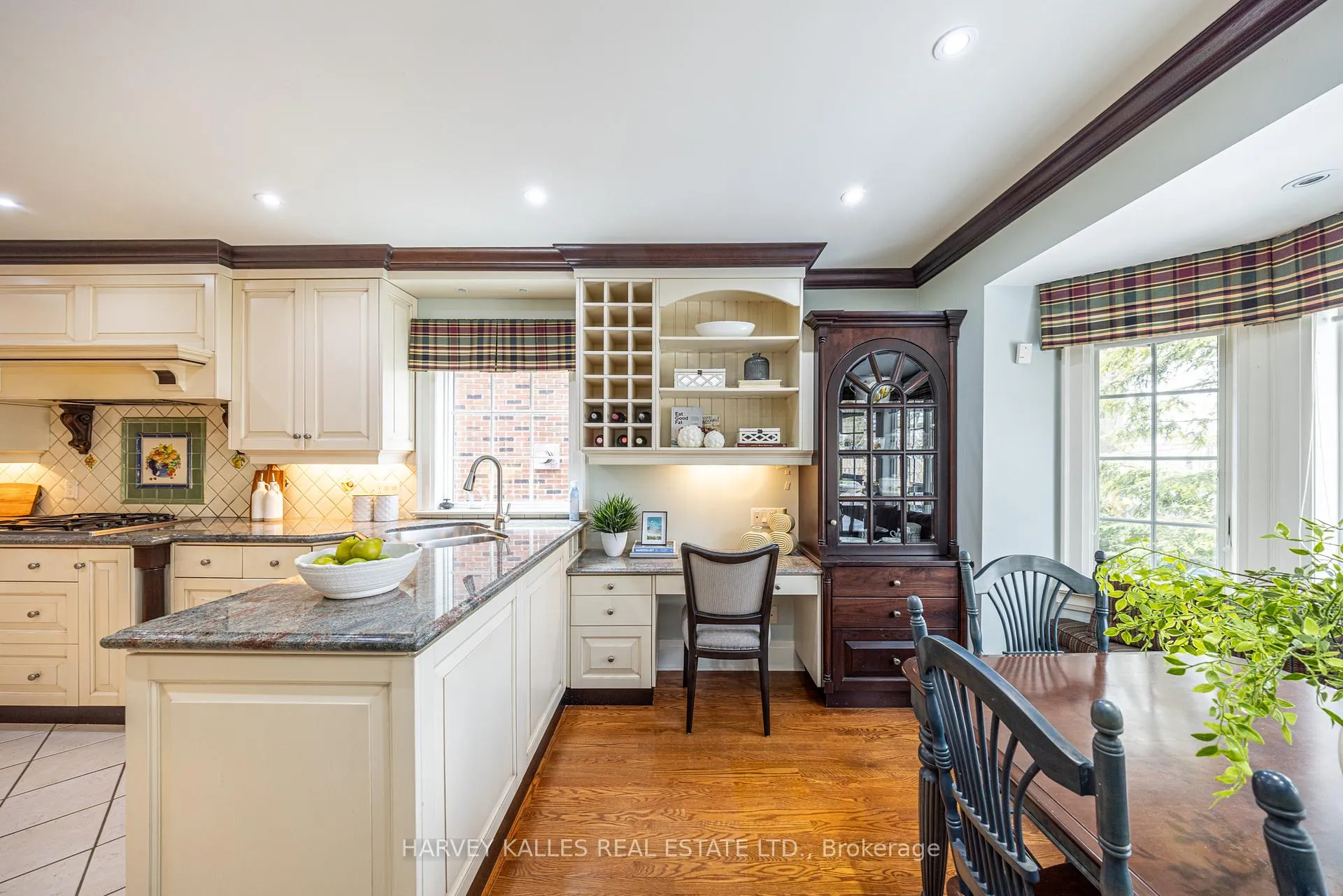 Photo 16 of 34 Tarlton Road, Toronto, Forest Hill South — HOMEH