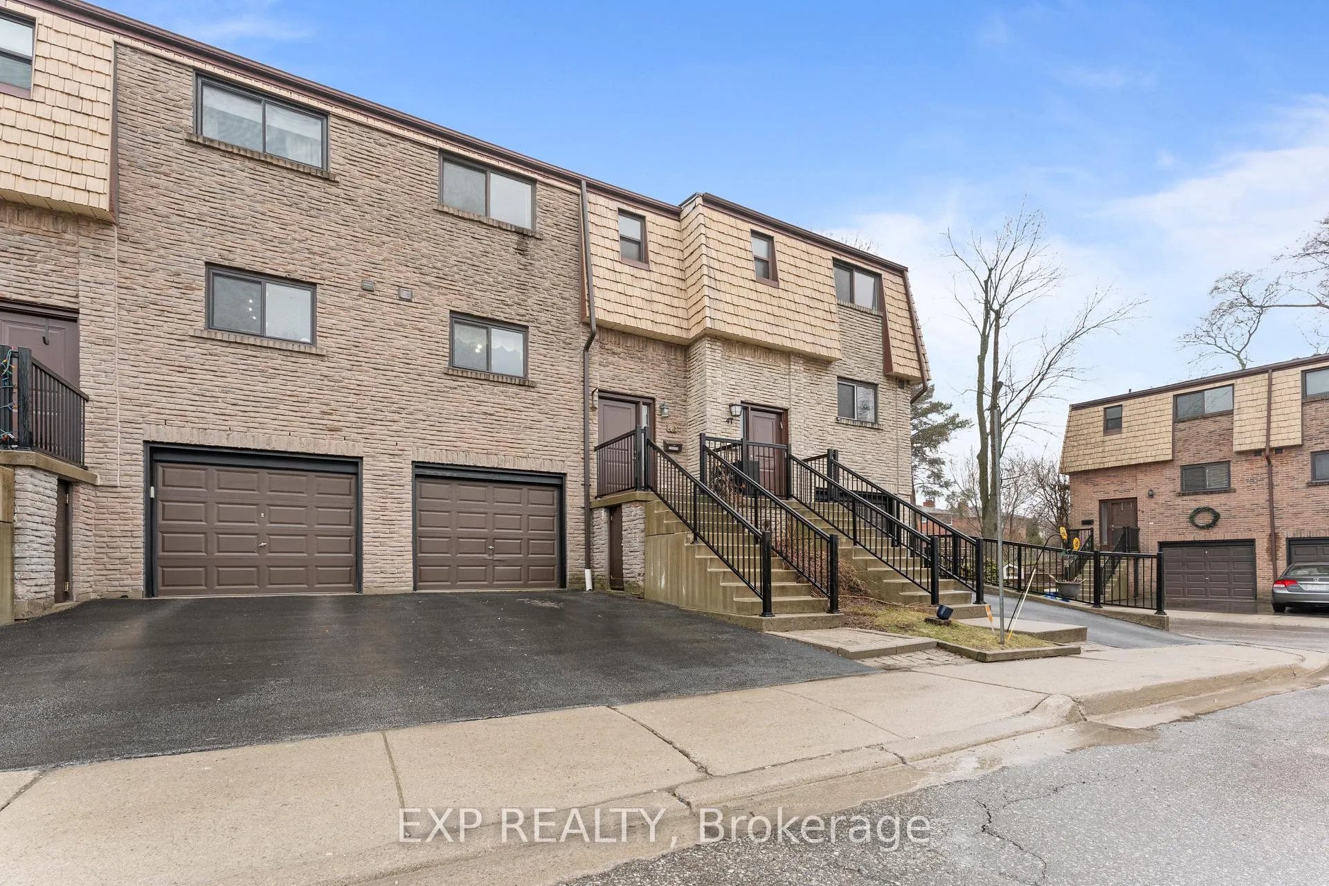 Photo 3 of Unit 46, 1512 Sixth Line, Oakville, College Park — HOMEH