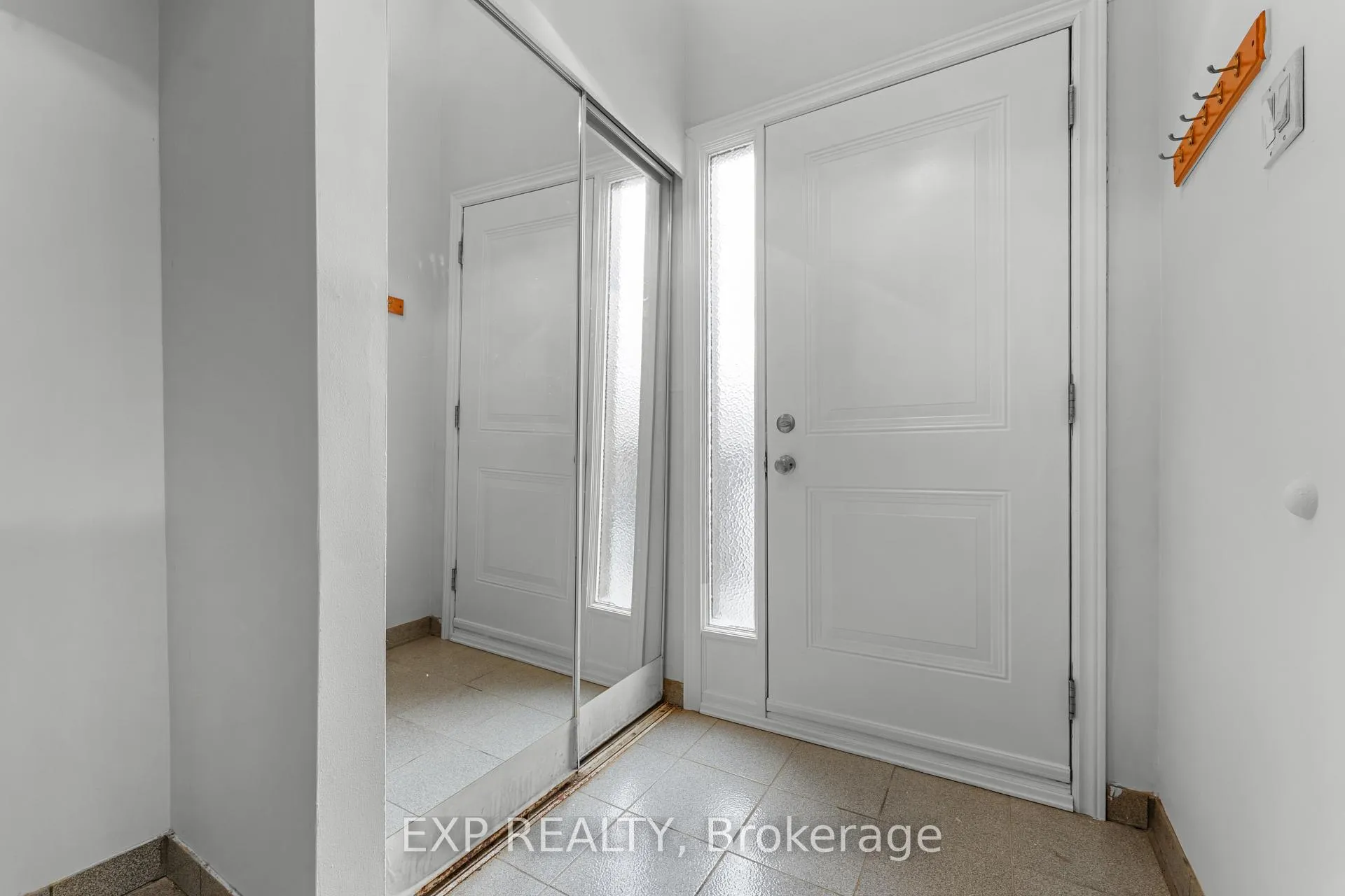 Photo 6 of Unit 46, 1512 Sixth Line, Oakville, College Park — HOMEH