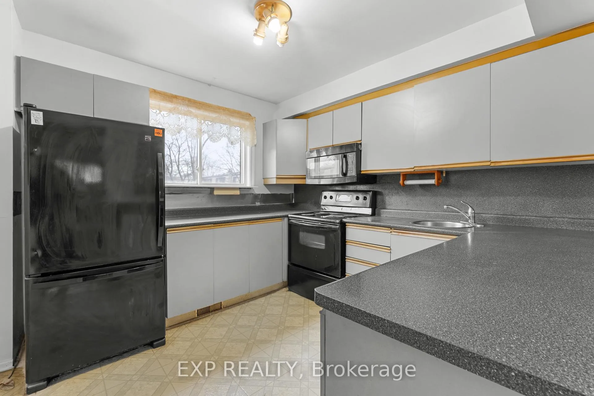 Photo 12 of Unit 46, 1512 Sixth Line, Oakville, College Park — HOMEH