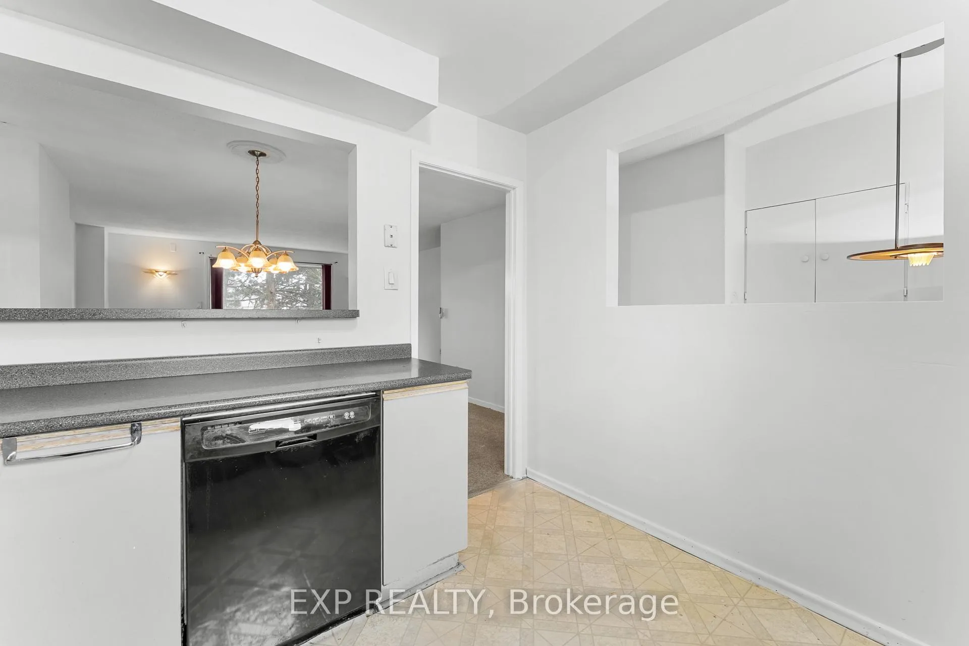 Photo 13 of Unit 46, 1512 Sixth Line, Oakville, College Park — HOMEH