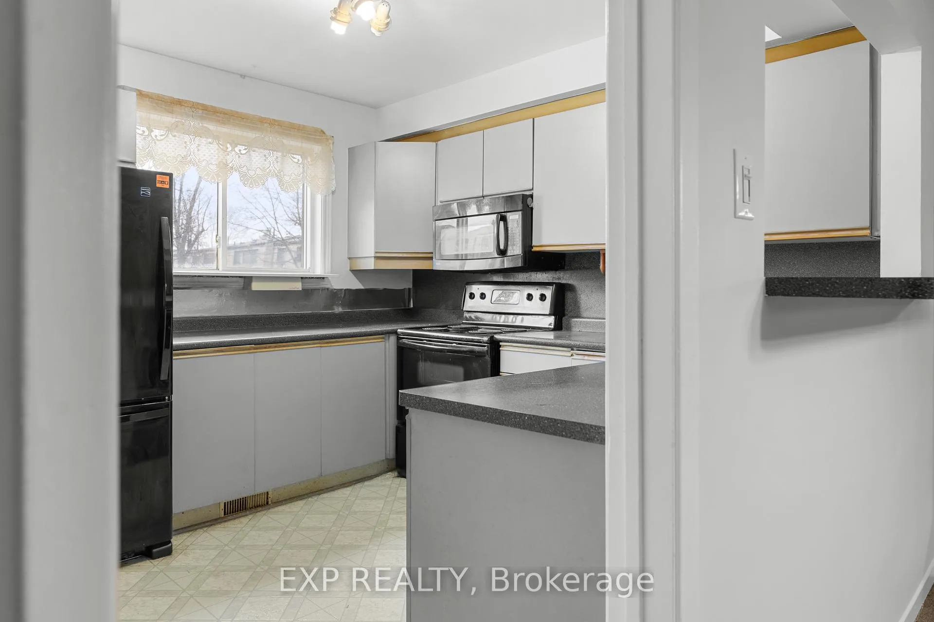 Photo 15 of Unit 46, 1512 Sixth Line, Oakville, College Park — HOMEH