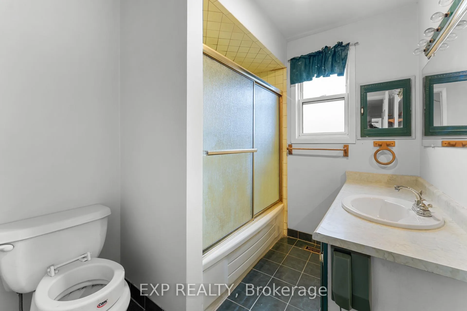 Photo 23 of Unit 46, 1512 Sixth Line, Oakville, College Park — HOMEH