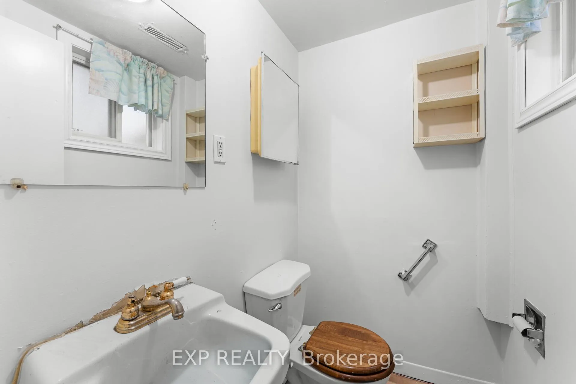 Photo 33 of Unit 46, 1512 Sixth Line, Oakville, College Park — HOMEH