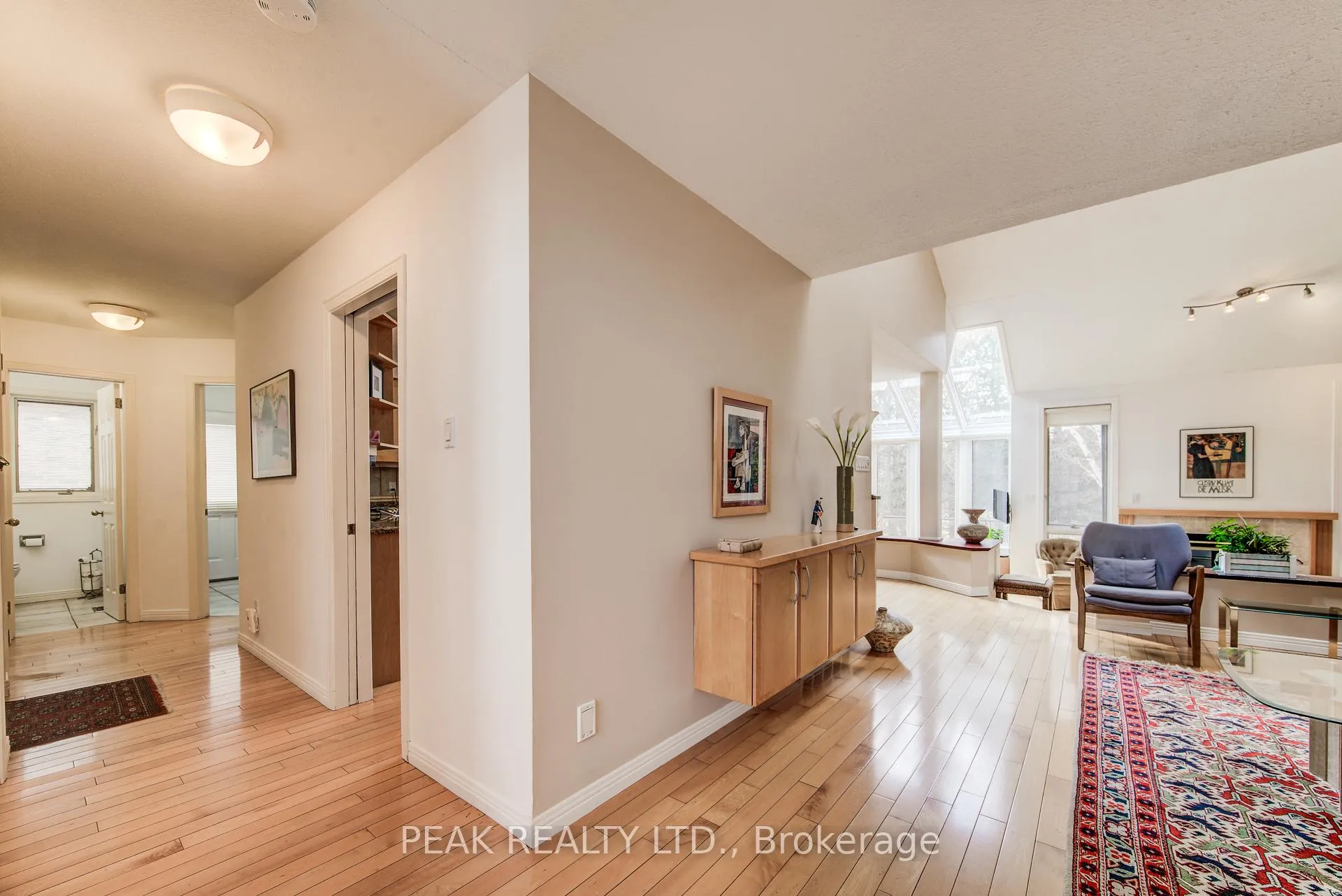 Photo 4 of 327 Wyecroft Boulevard, Waterloo — HOMEH