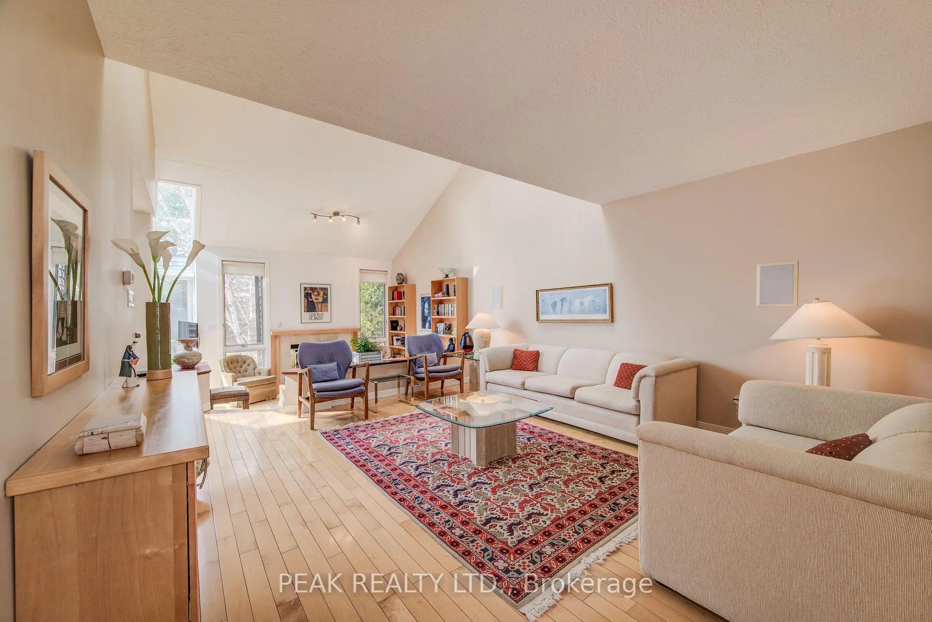 Photo 5 of 327 Wyecroft Boulevard, Waterloo — HOMEH