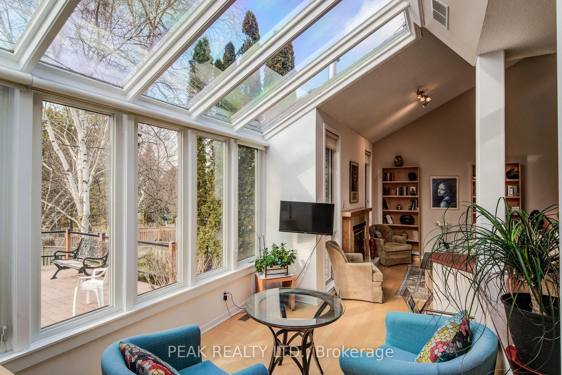 Photo 11 of 327 Wyecroft Boulevard, Waterloo — HOMEH