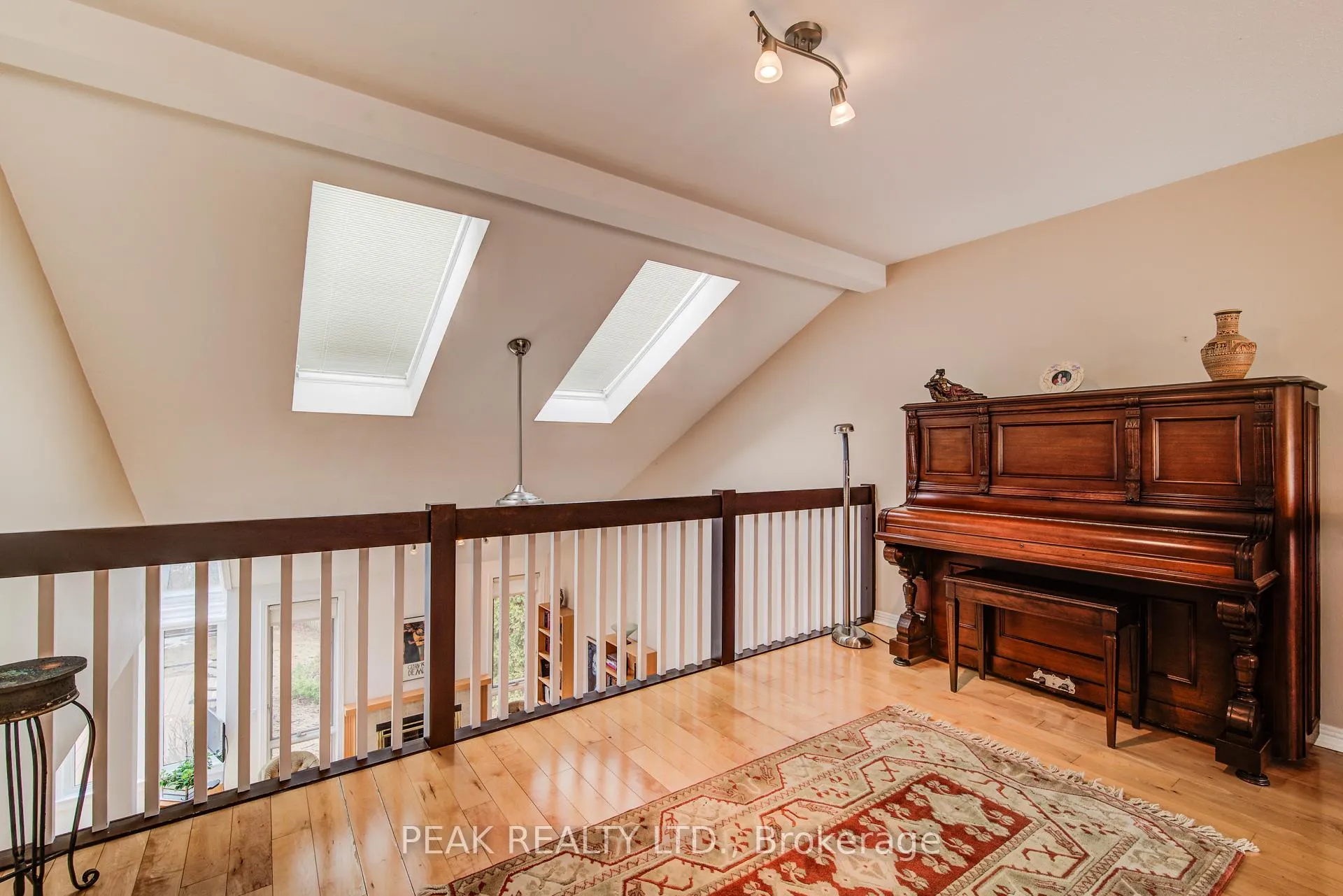 Photo 23 of 327 Wyecroft Boulevard, Waterloo — HOMEH