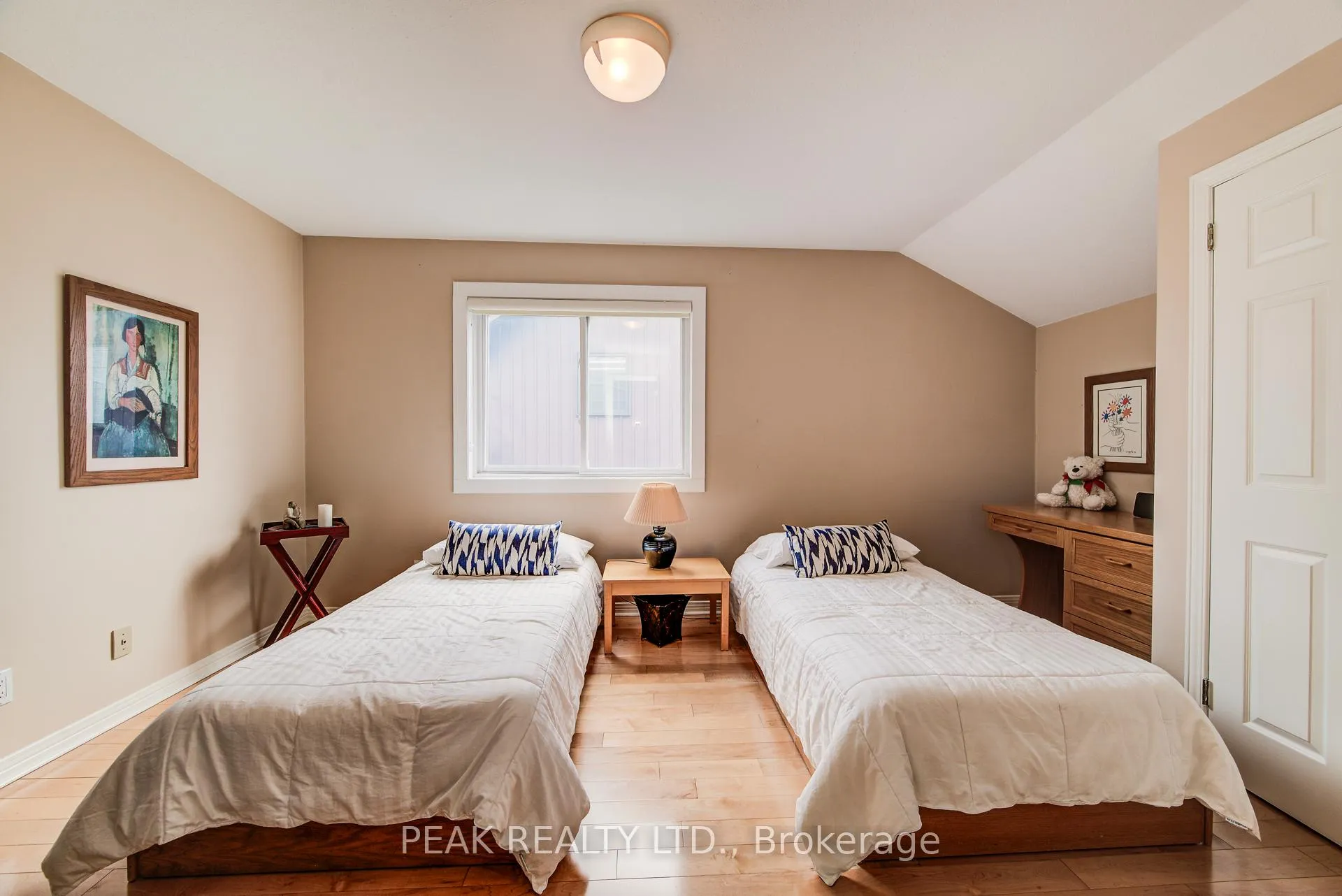 Photo 28 of 327 Wyecroft Boulevard, Waterloo — HOMEH