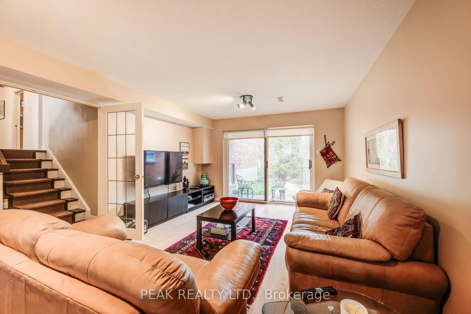 Photo 30 of 327 Wyecroft Boulevard, Waterloo — HOMEH