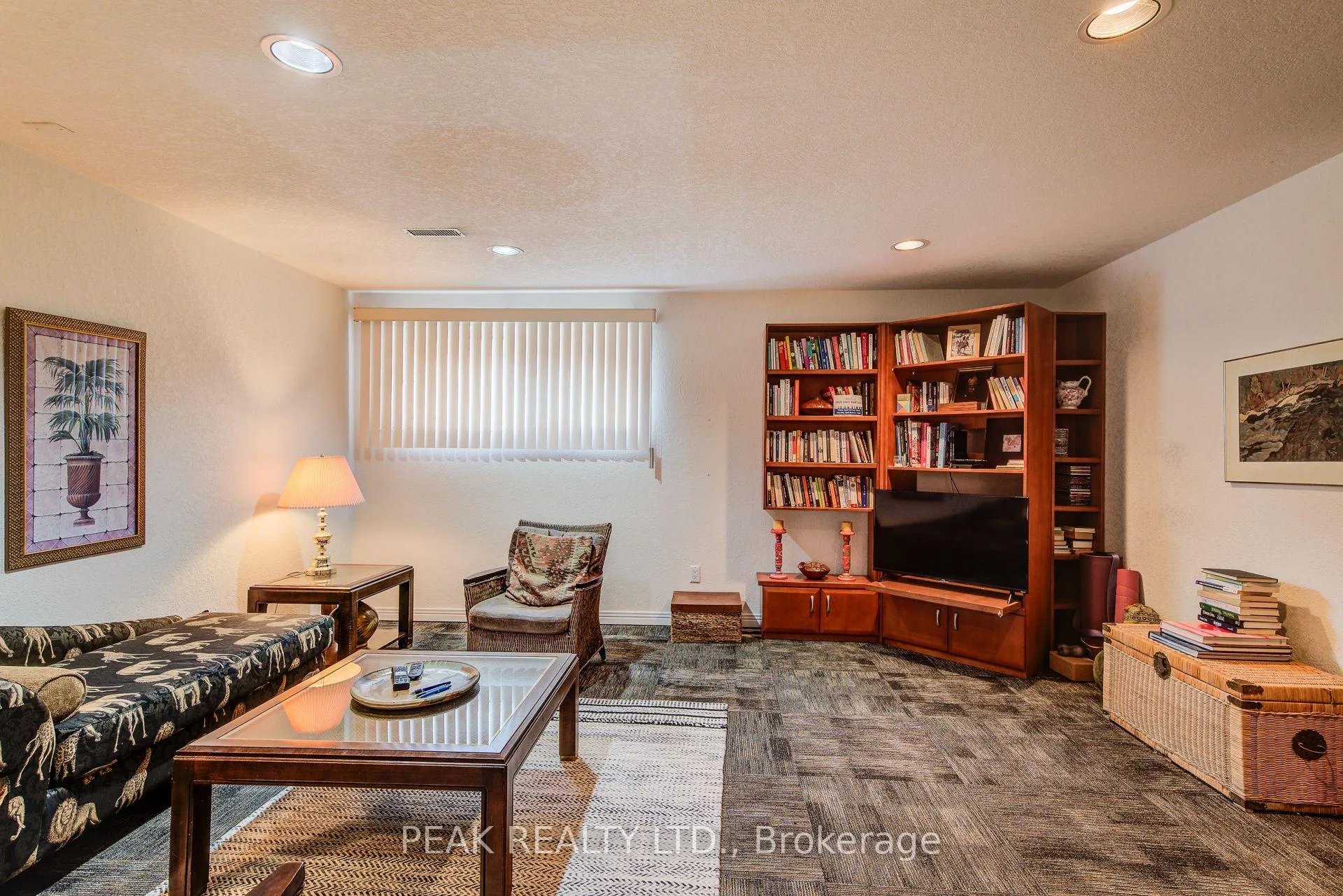 Photo 32 of 327 Wyecroft Boulevard, Waterloo — HOMEH
