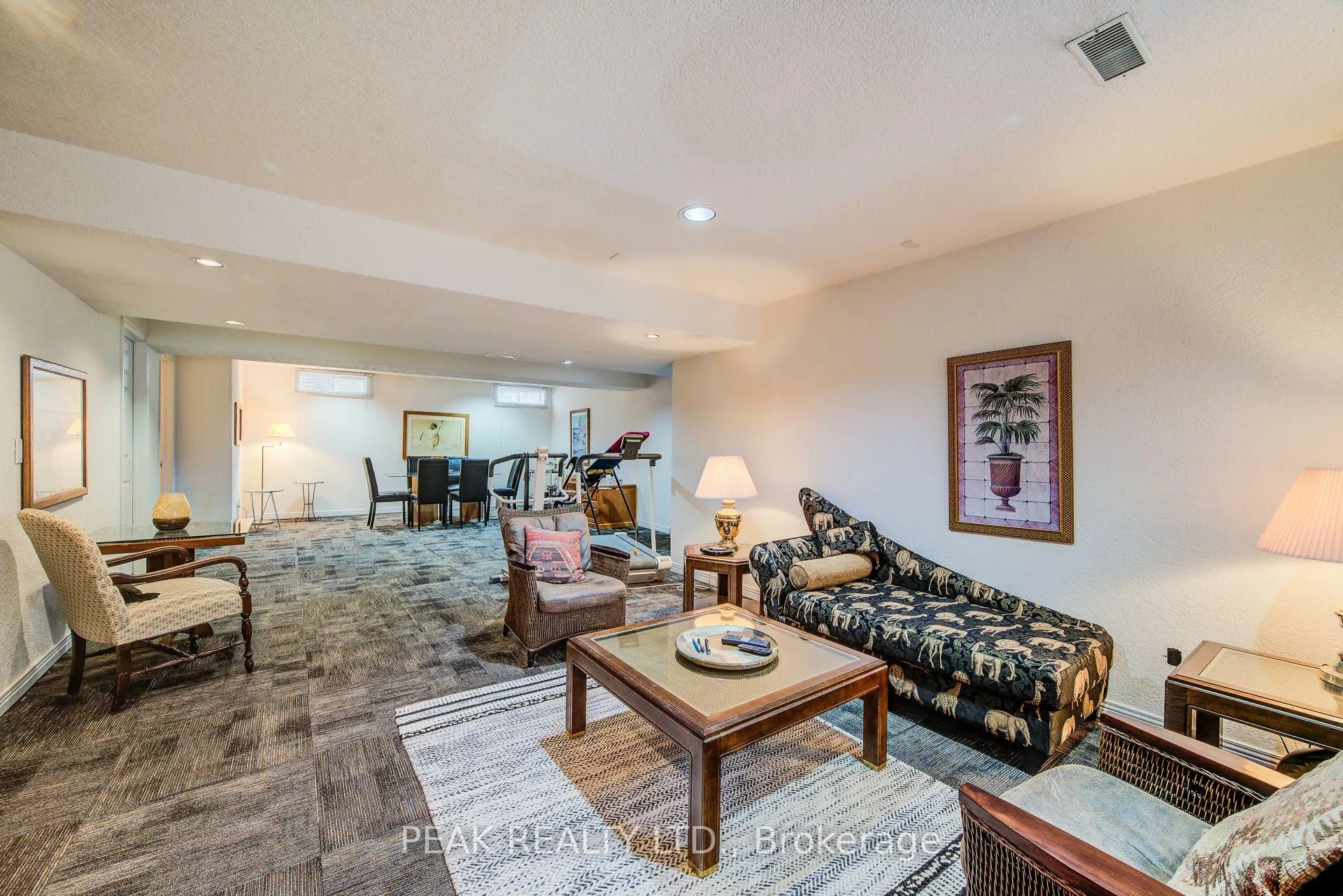 Photo 33 of 327 Wyecroft Boulevard, Waterloo — HOMEH