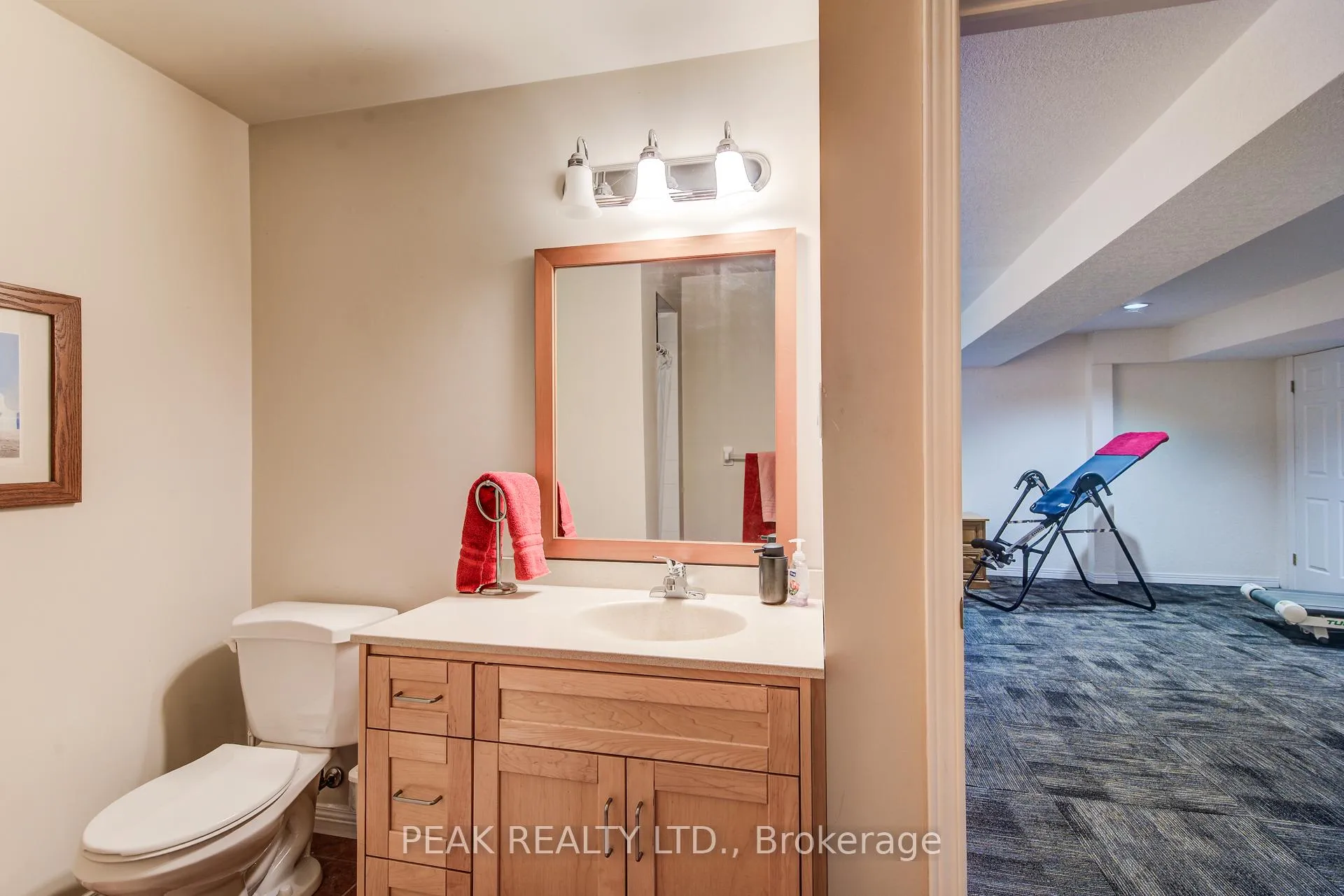 Photo 35 of 327 Wyecroft Boulevard, Waterloo — HOMEH