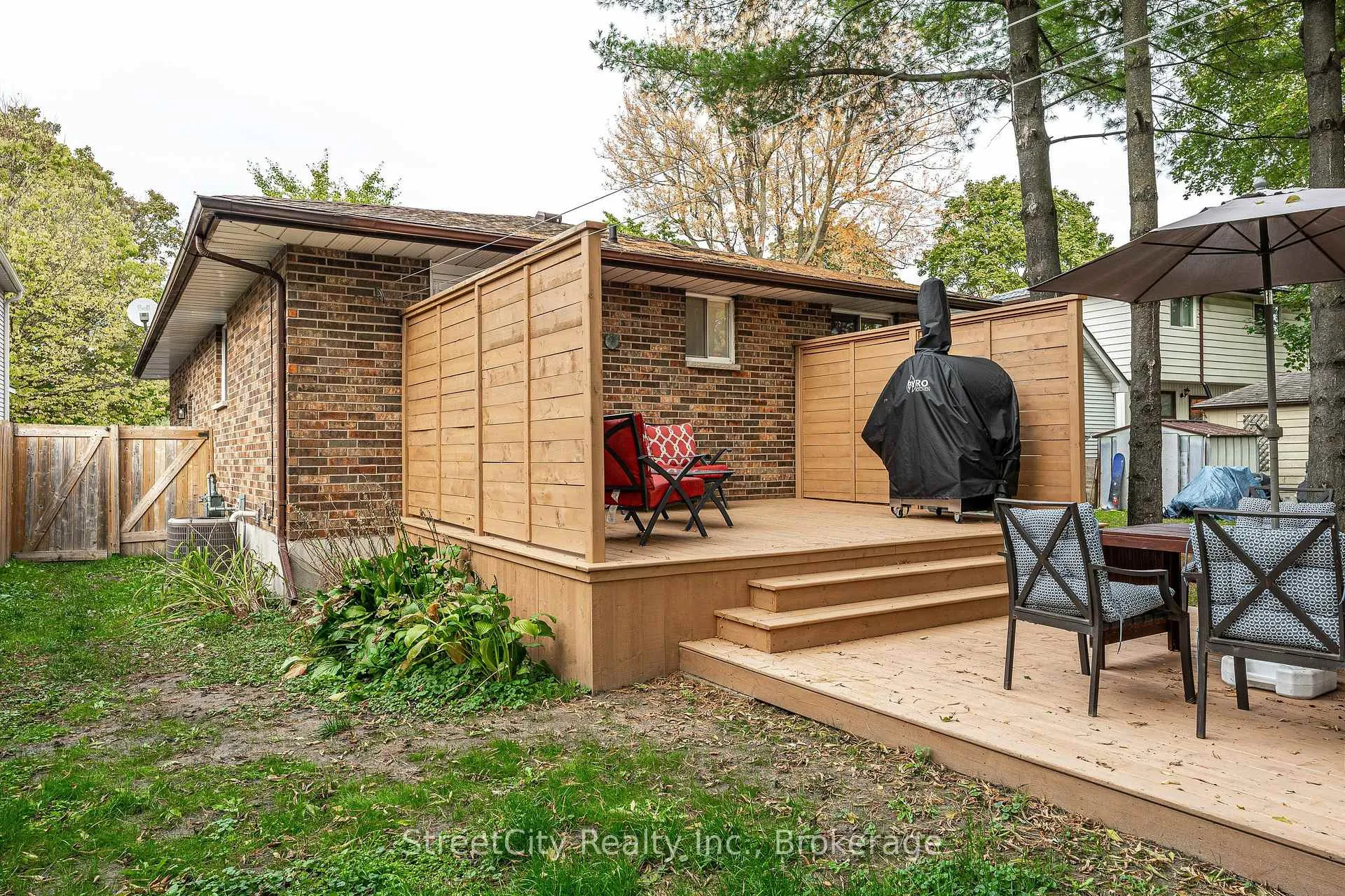 Photo 4 of 525 Albert Street E, Stratford — HOMEH