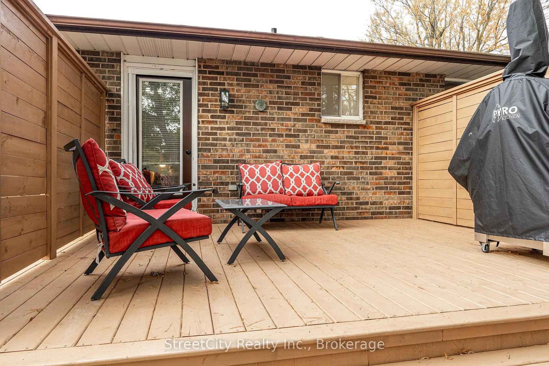 Photo 8 of 525 Albert Street E, Stratford — HOMEH