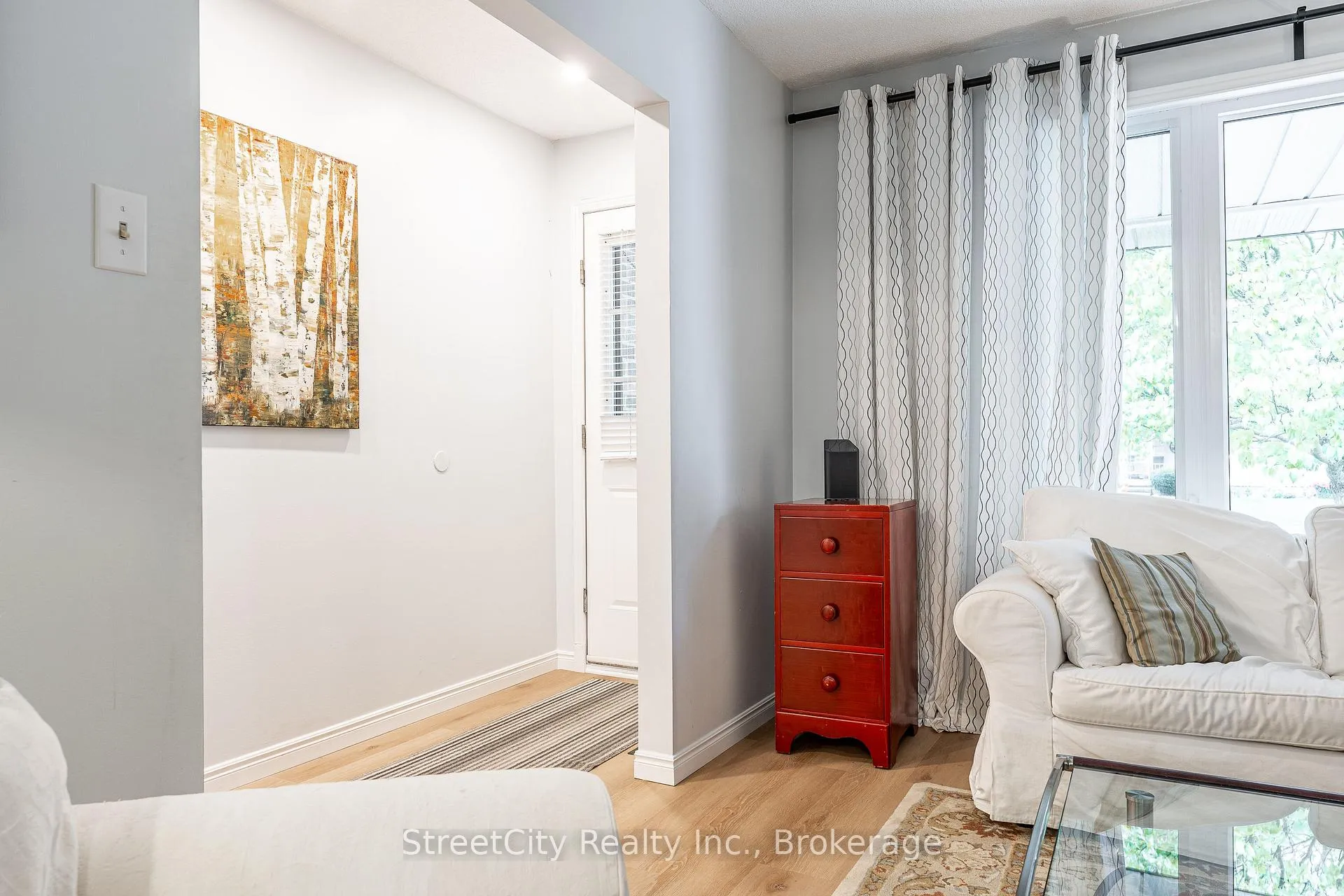Photo 13 of 525 Albert Street E, Stratford — HOMEH
