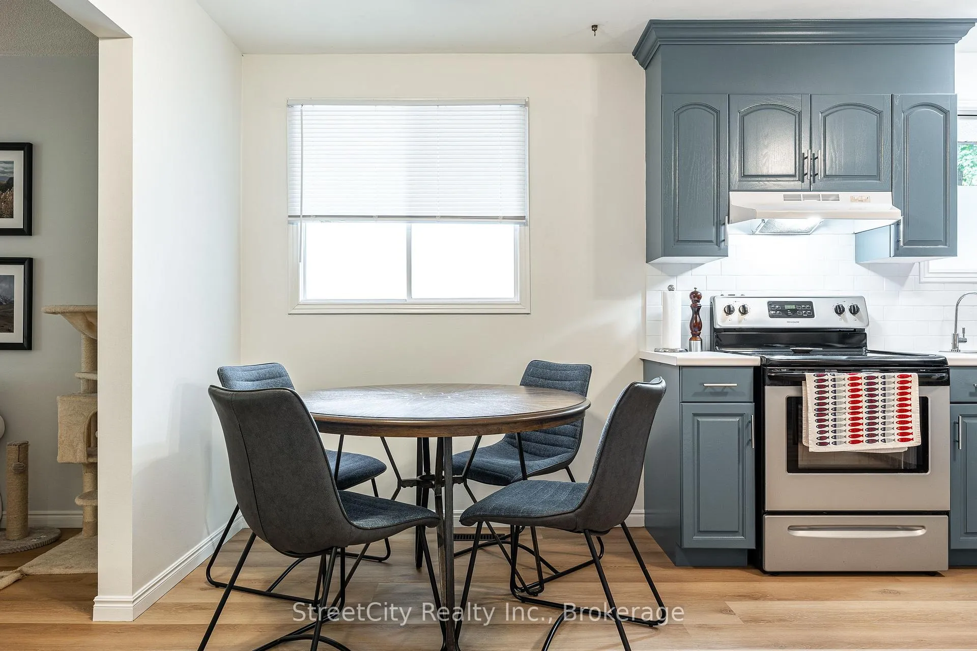 Photo 23 of 525 Albert Street E, Stratford — HOMEH