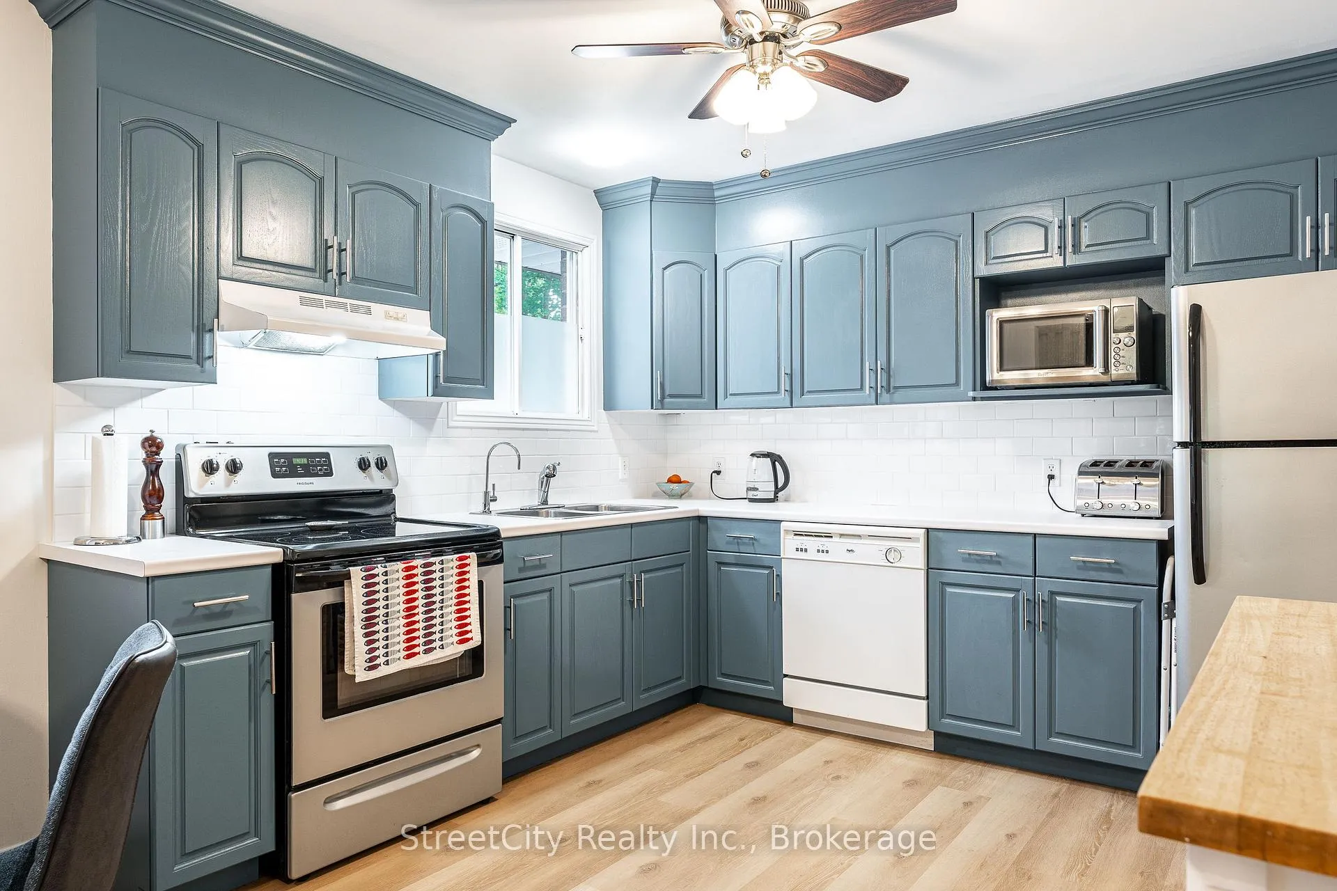 Photo 25 of 525 Albert Street E, Stratford — HOMEH