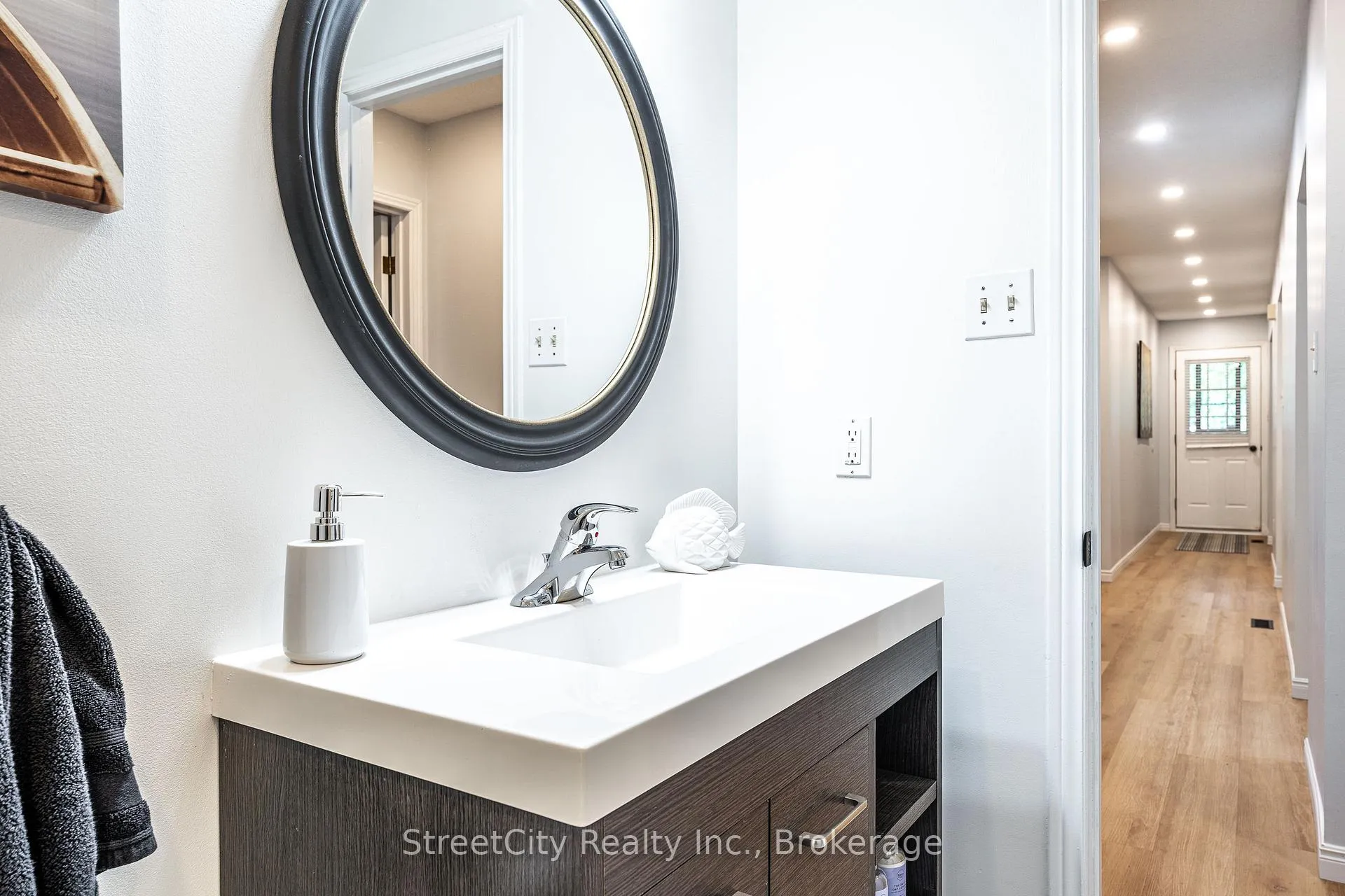 Photo 31 of 525 Albert Street E, Stratford — HOMEH