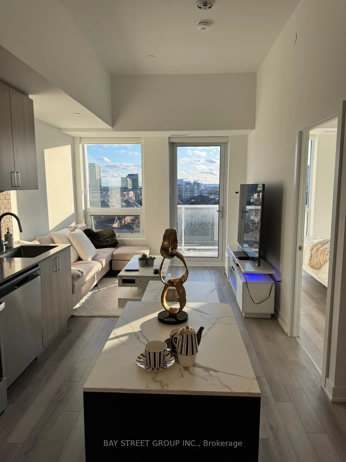 Photo 3 of Unit 731, 1005 Dundas Street E, Oakville, Joshua Meadows — HOMEH
