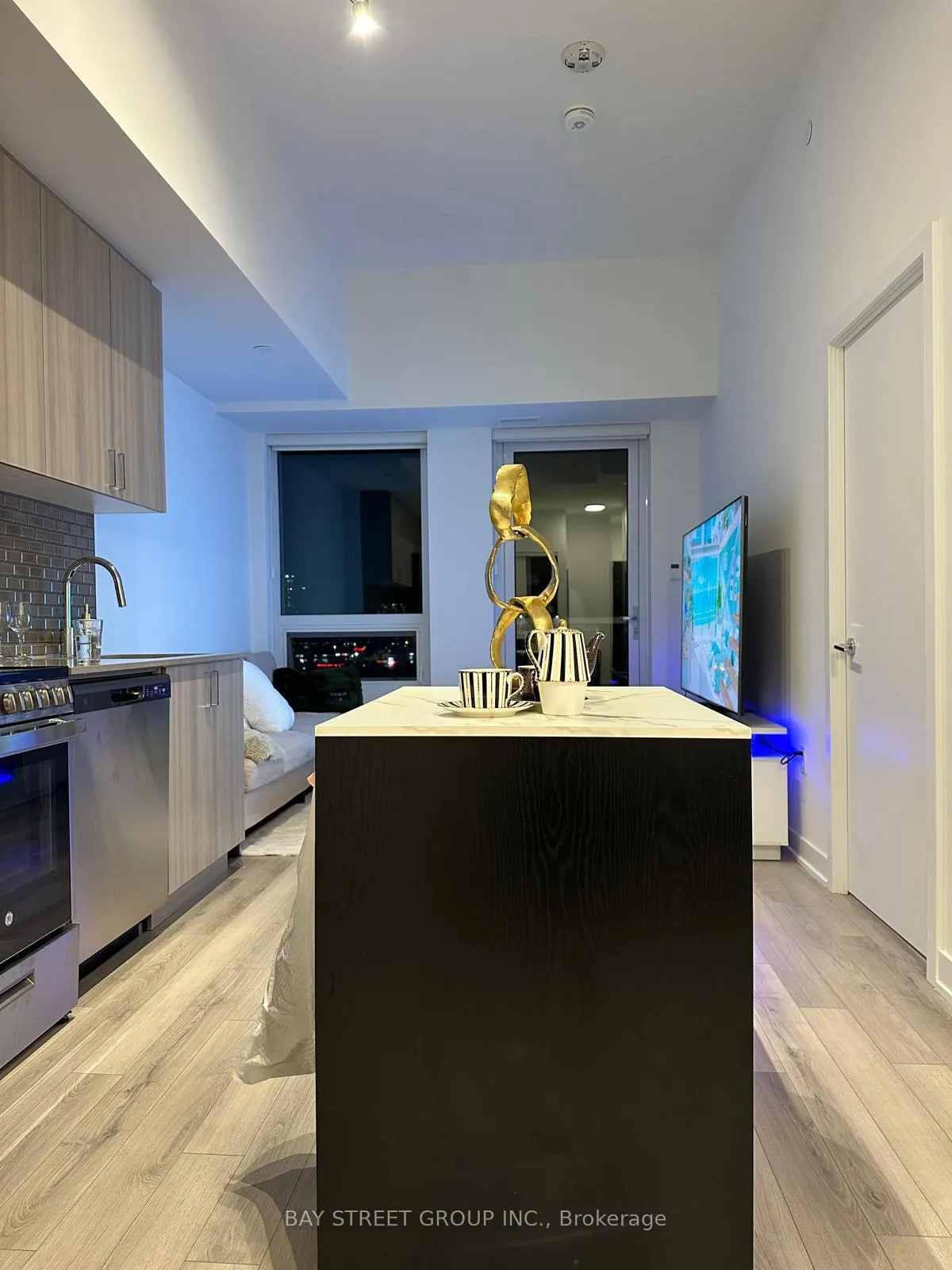 Photo 6 of Unit 731, 1005 Dundas Street E, Oakville, Joshua Meadows — HOMEH