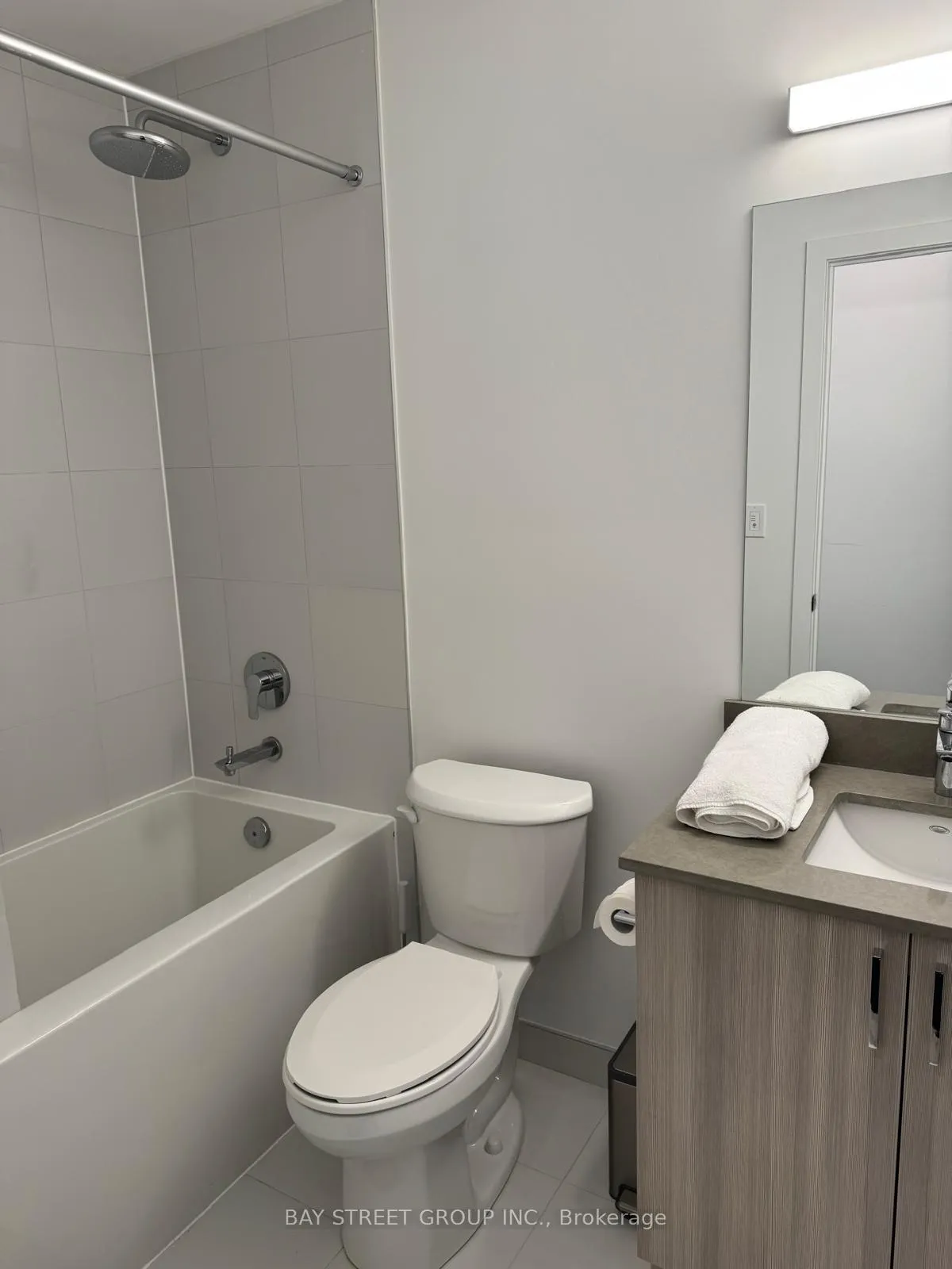 Photo 8 of Unit 731, 1005 Dundas Street E, Oakville, Joshua Meadows — HOMEH