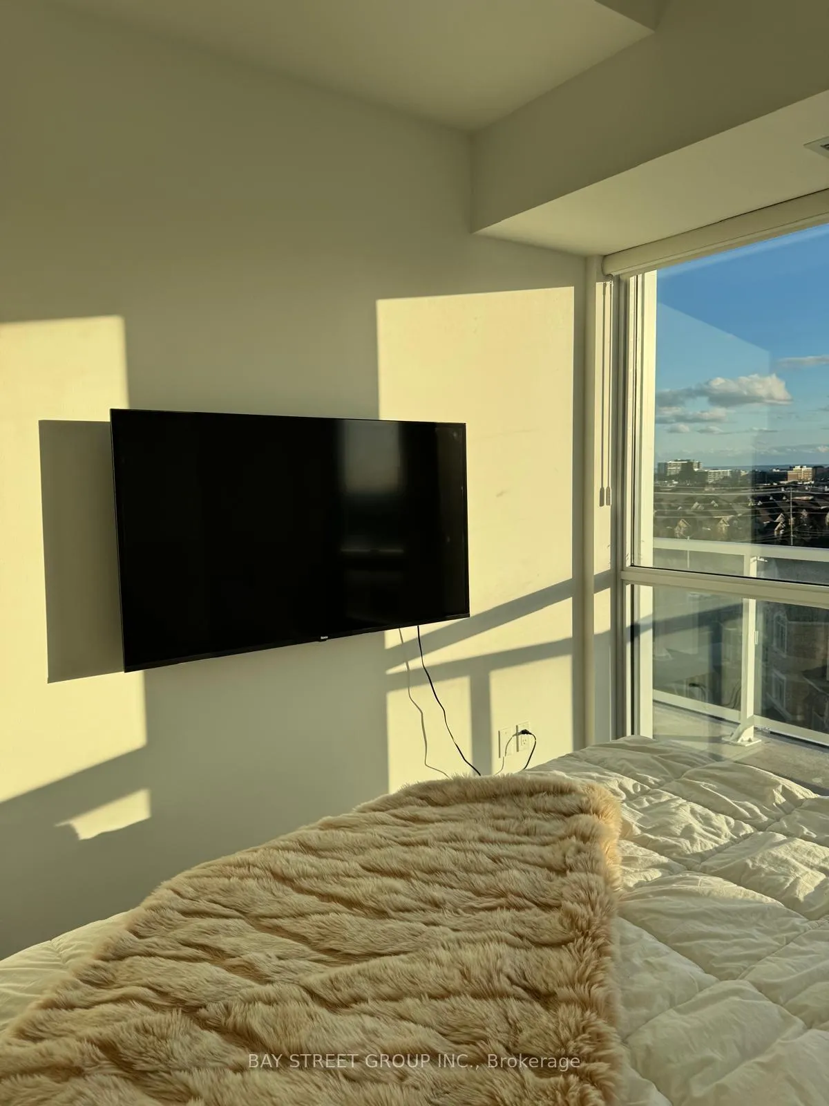Photo 9 of Unit 731, 1005 Dundas Street E, Oakville, Joshua Meadows — HOMEH