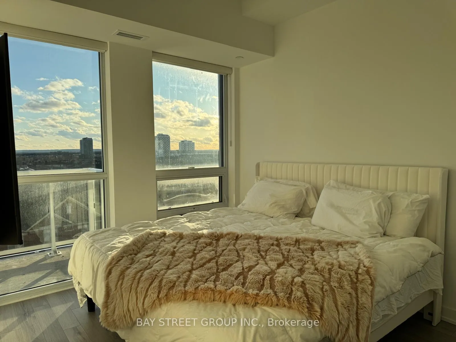 Photo 12 of Unit 731, 1005 Dundas Street E, Oakville, Joshua Meadows — HOMEH