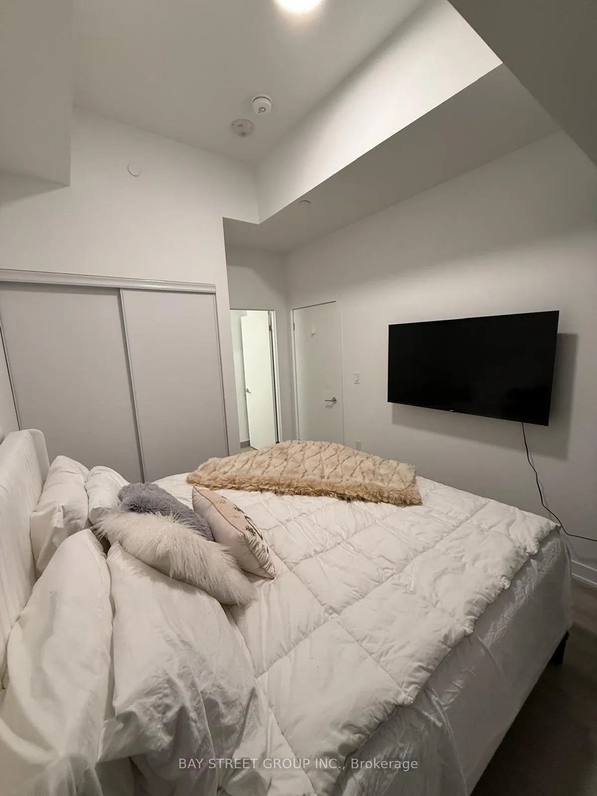 Photo 13 of Unit 731, 1005 Dundas Street E, Oakville, Joshua Meadows — HOMEH