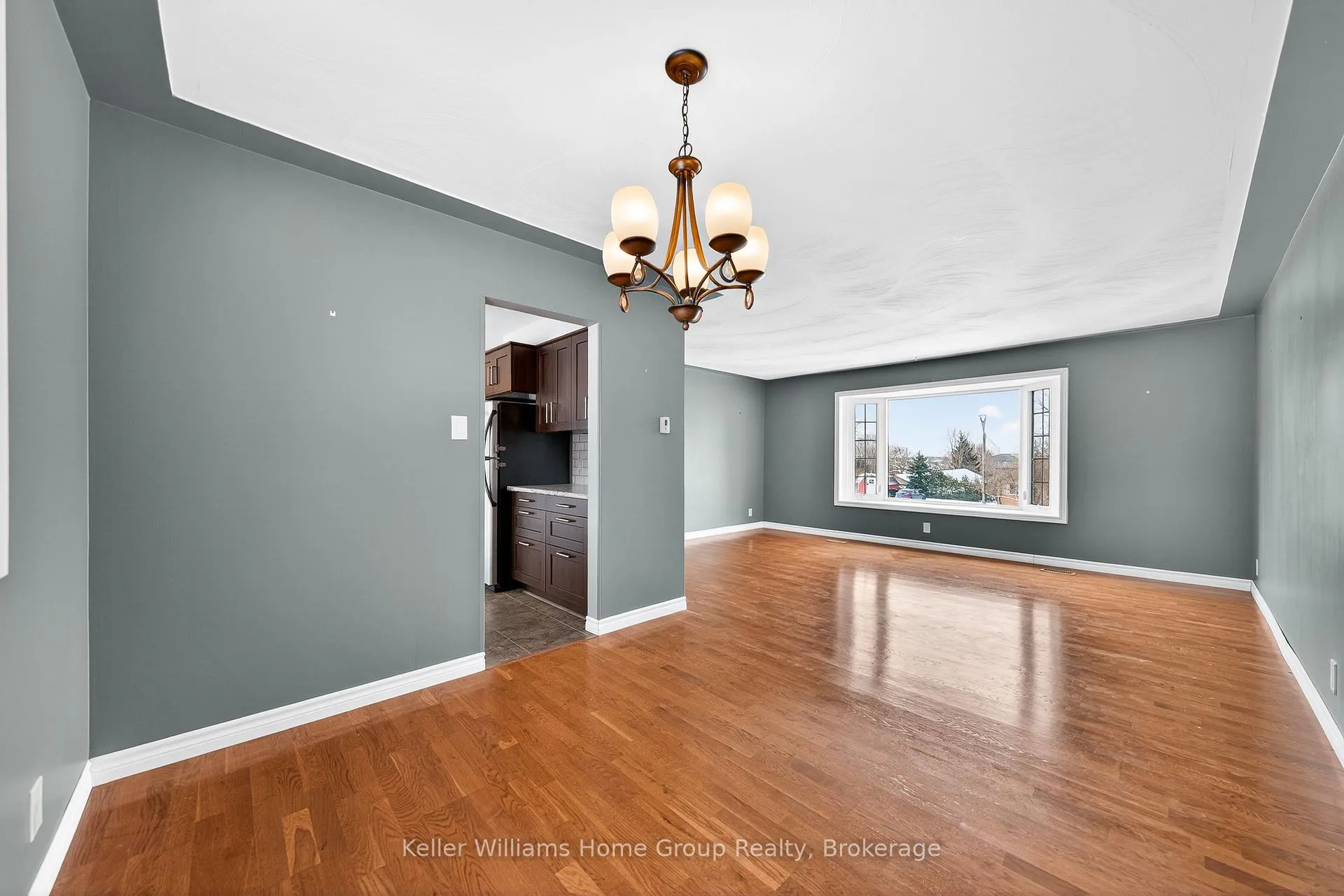 Photo 11 of 4 Torrance Crescent, Guelph, Exhibition Park — HOMEH