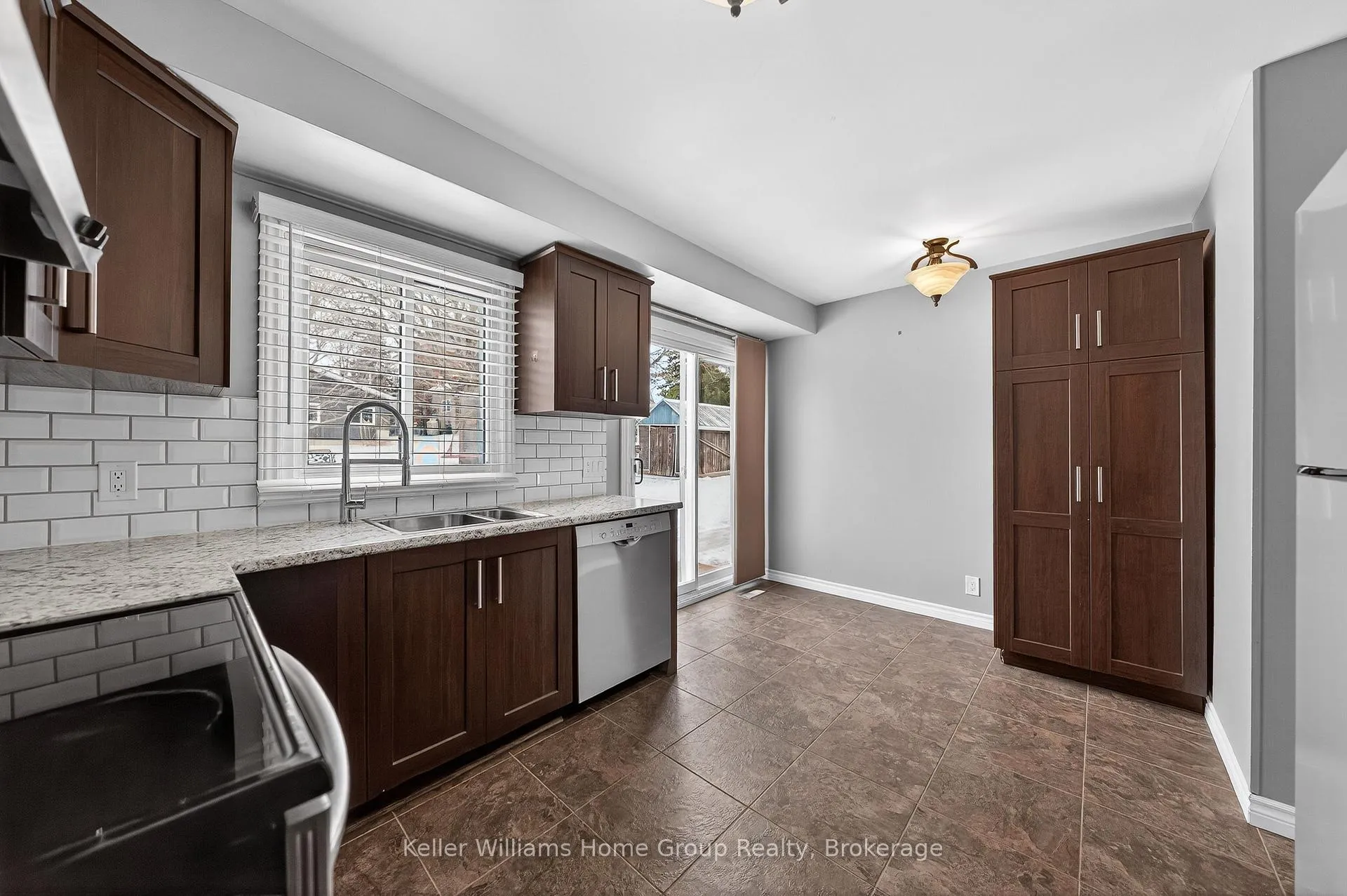 Photo 12 of 4 Torrance Crescent, Guelph, Exhibition Park — HOMEH