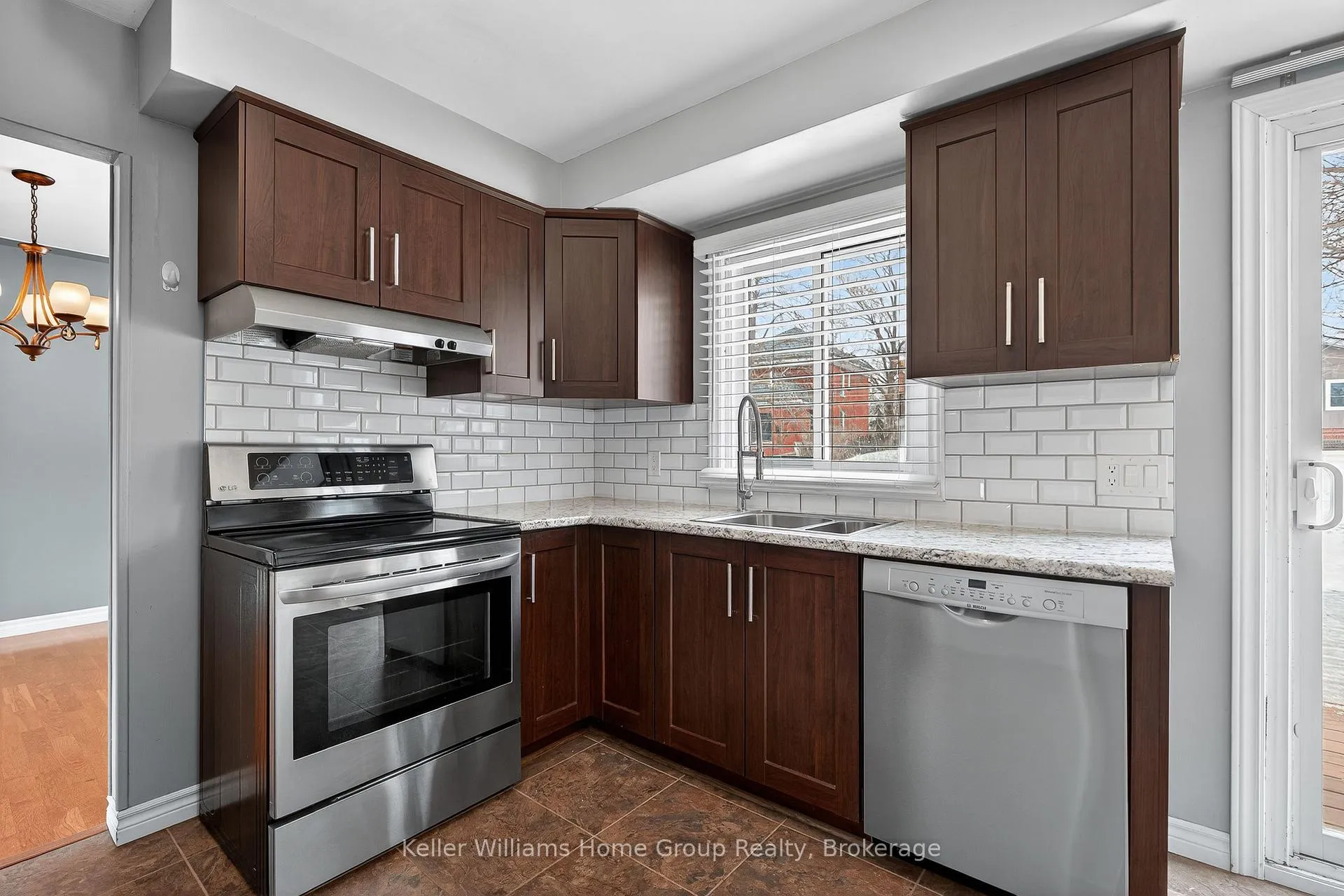 Photo 15 of 4 Torrance Crescent, Guelph, Exhibition Park — HOMEH