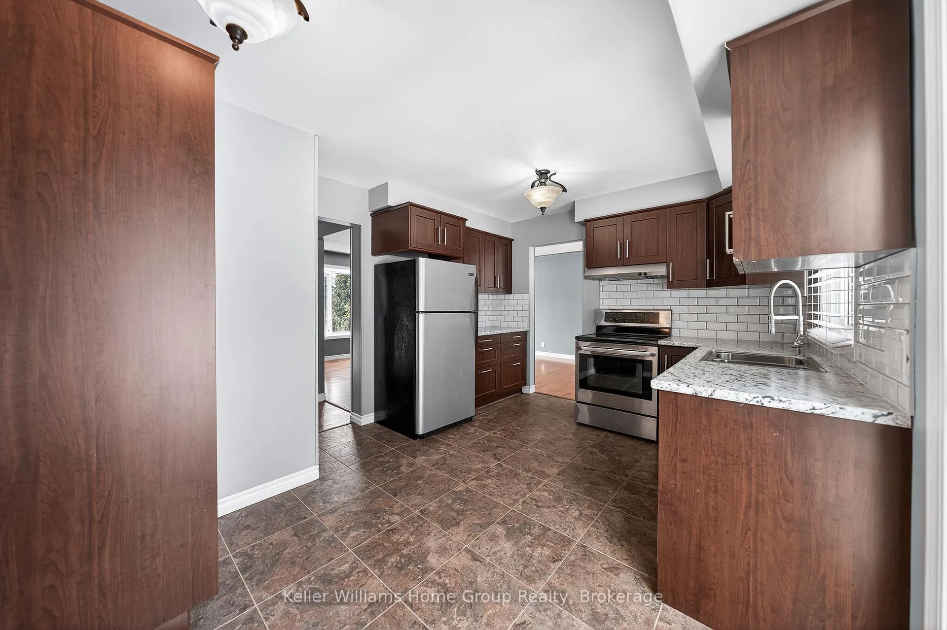 Photo 16 of 4 Torrance Crescent, Guelph, Exhibition Park — HOMEH