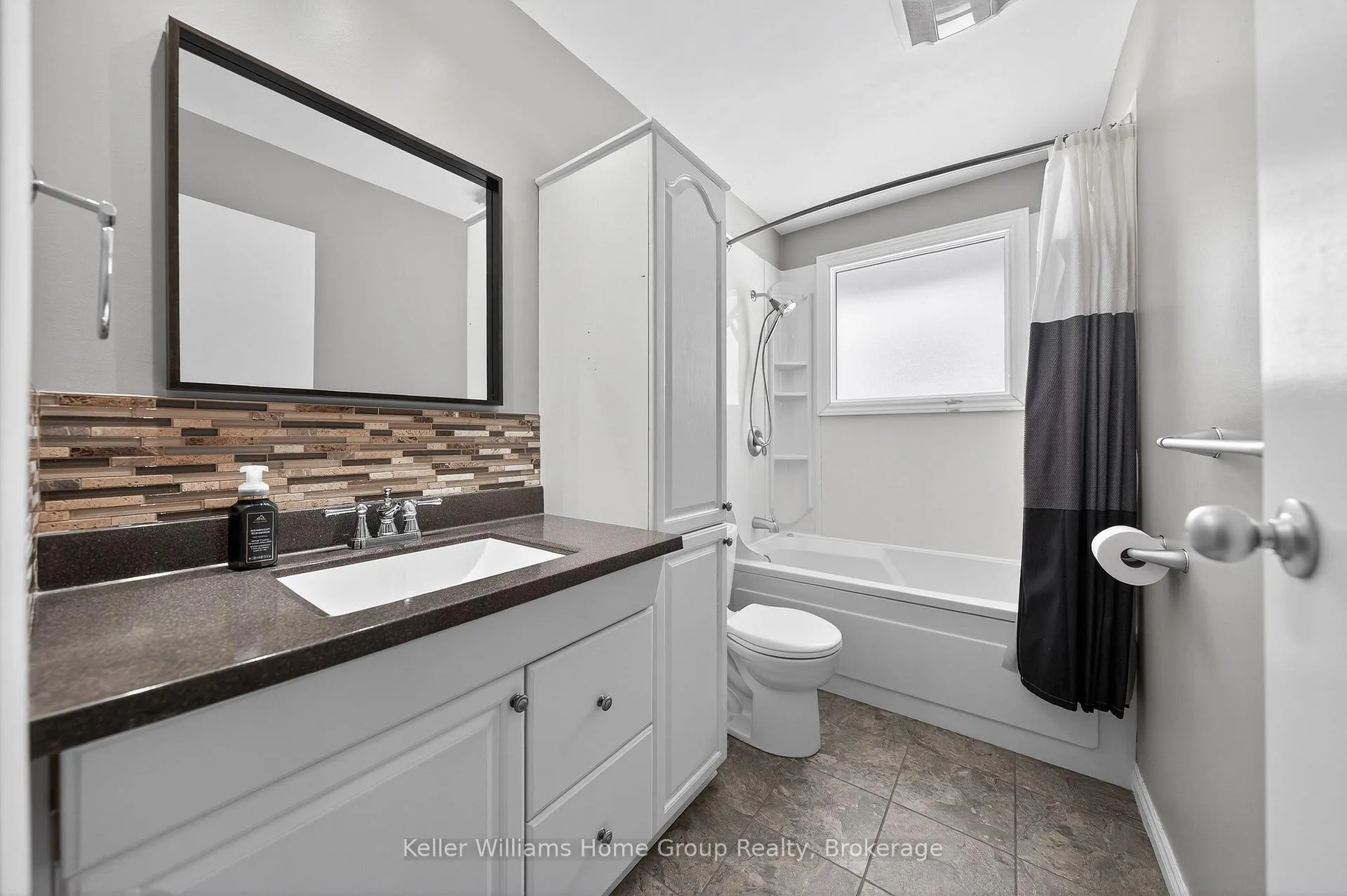 Photo 24 of 4 Torrance Crescent, Guelph, Exhibition Park — HOMEH