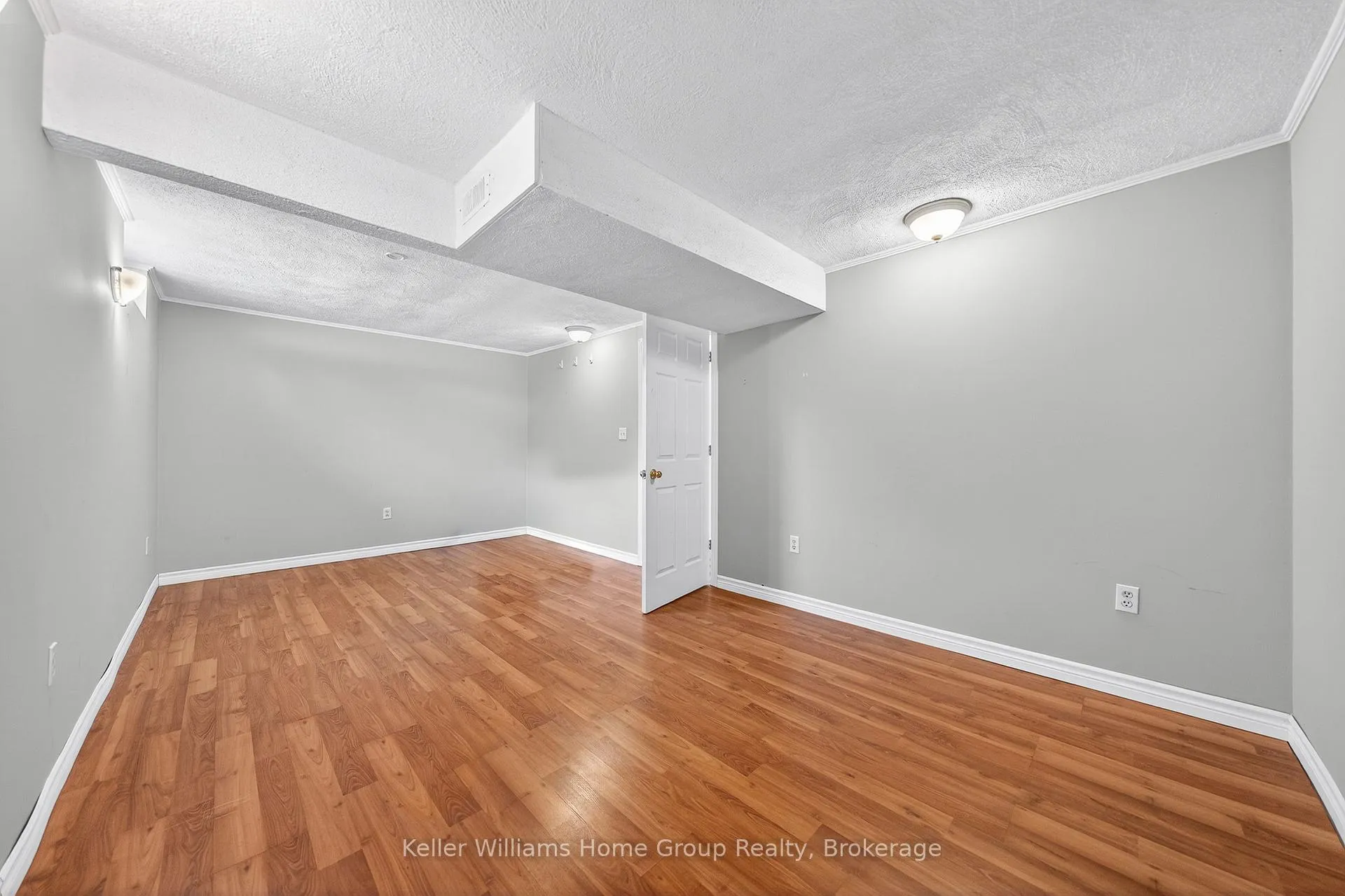 Photo 34 of 4 Torrance Crescent, Guelph, Exhibition Park — HOMEH