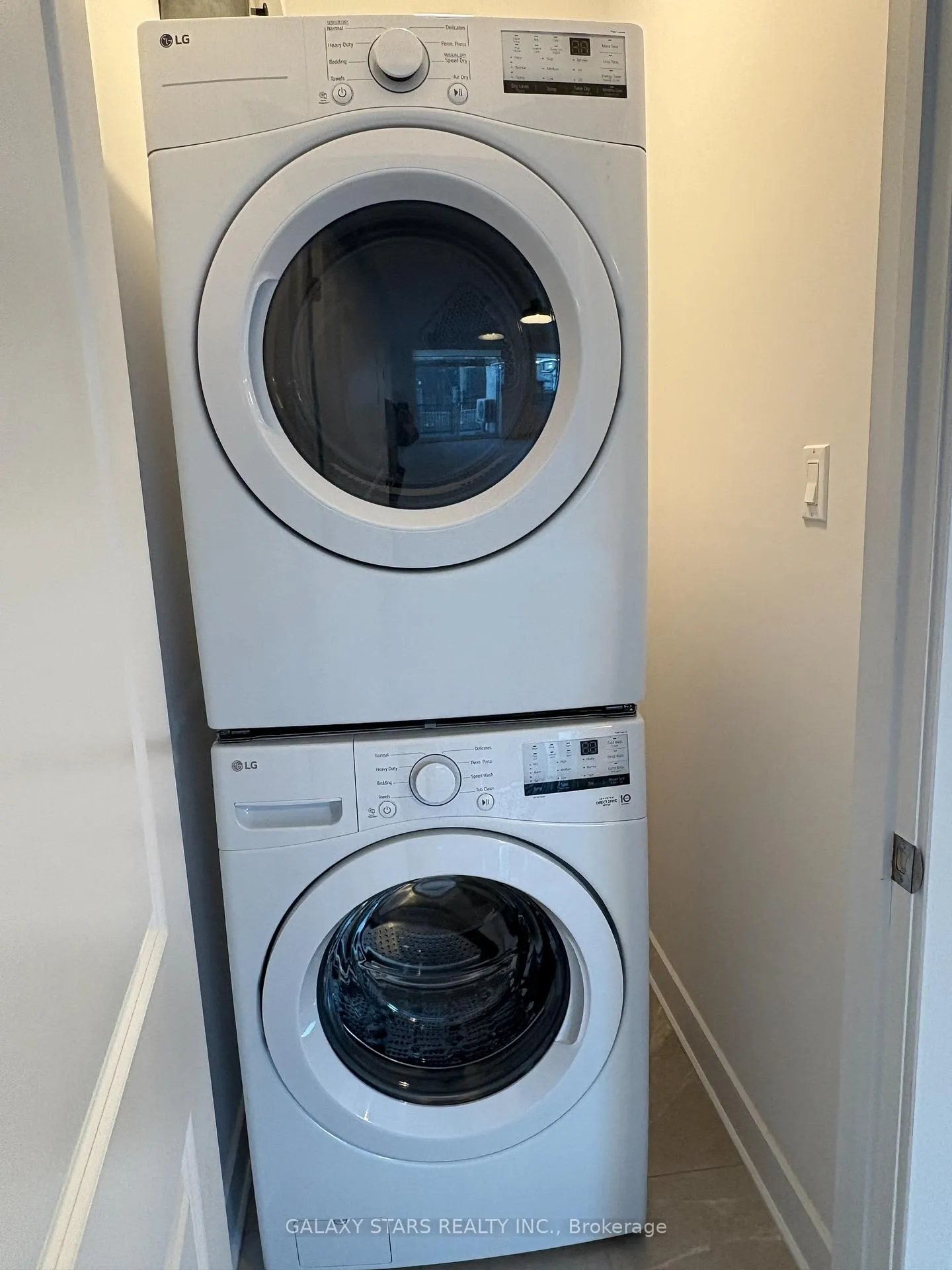 Photo 5 of Unit H, 33 Salamander Way, Ottawa, Blossom Park/Kemp Park/Findlay Creek — HOMEH