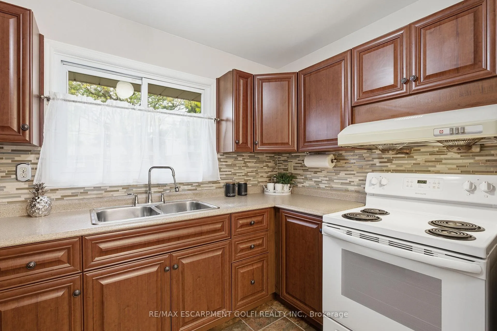 Photo 9 of 28 Bacall Crescent, Hamilton, Berrisfield — HOMEH