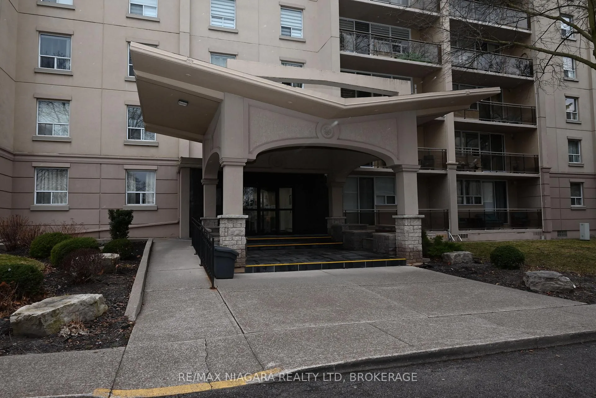Front of Unit 307, 6400 Huggins Street