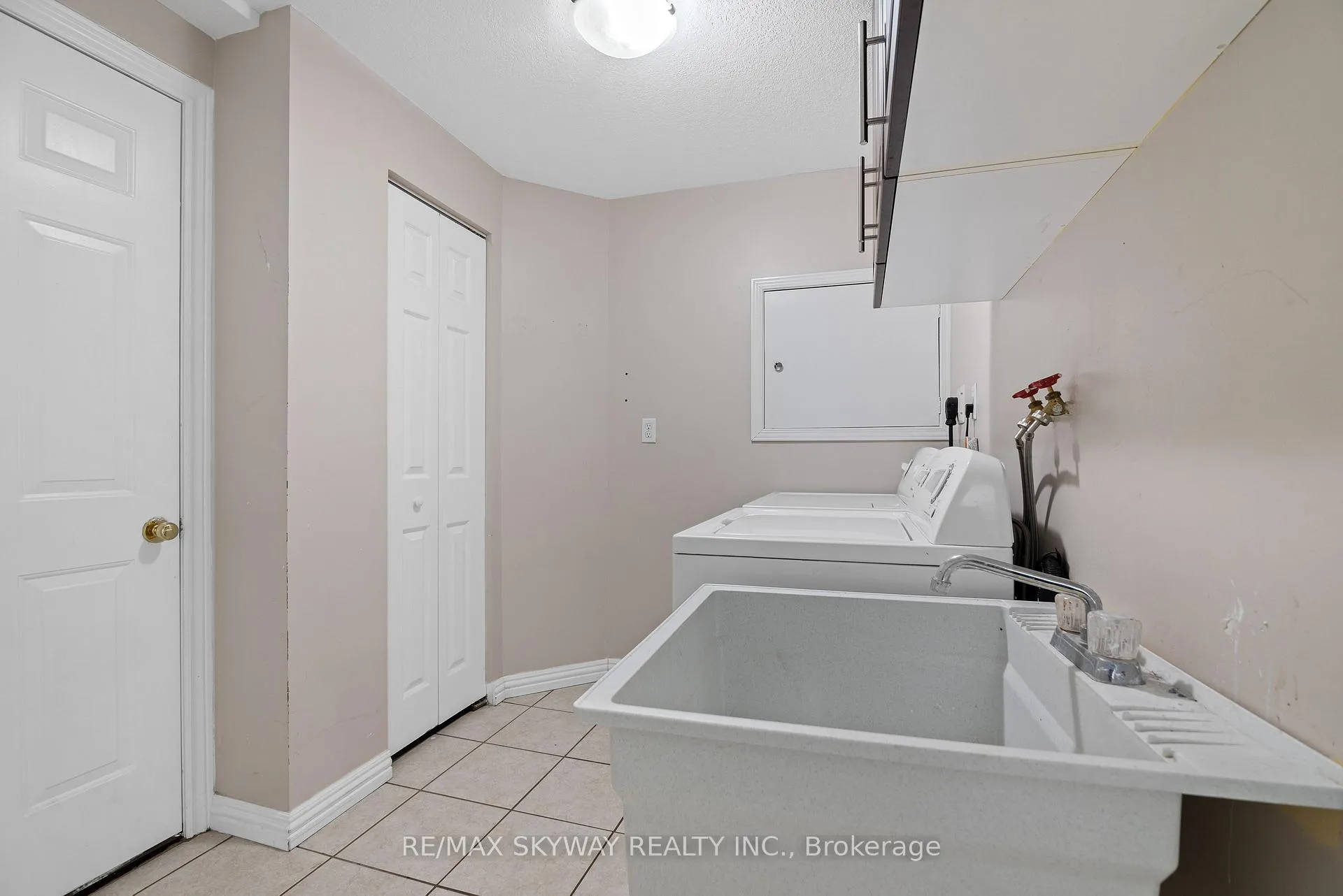 Photo 24 of 116 Severn Drive, Guelph, Grange Road — HOMEH