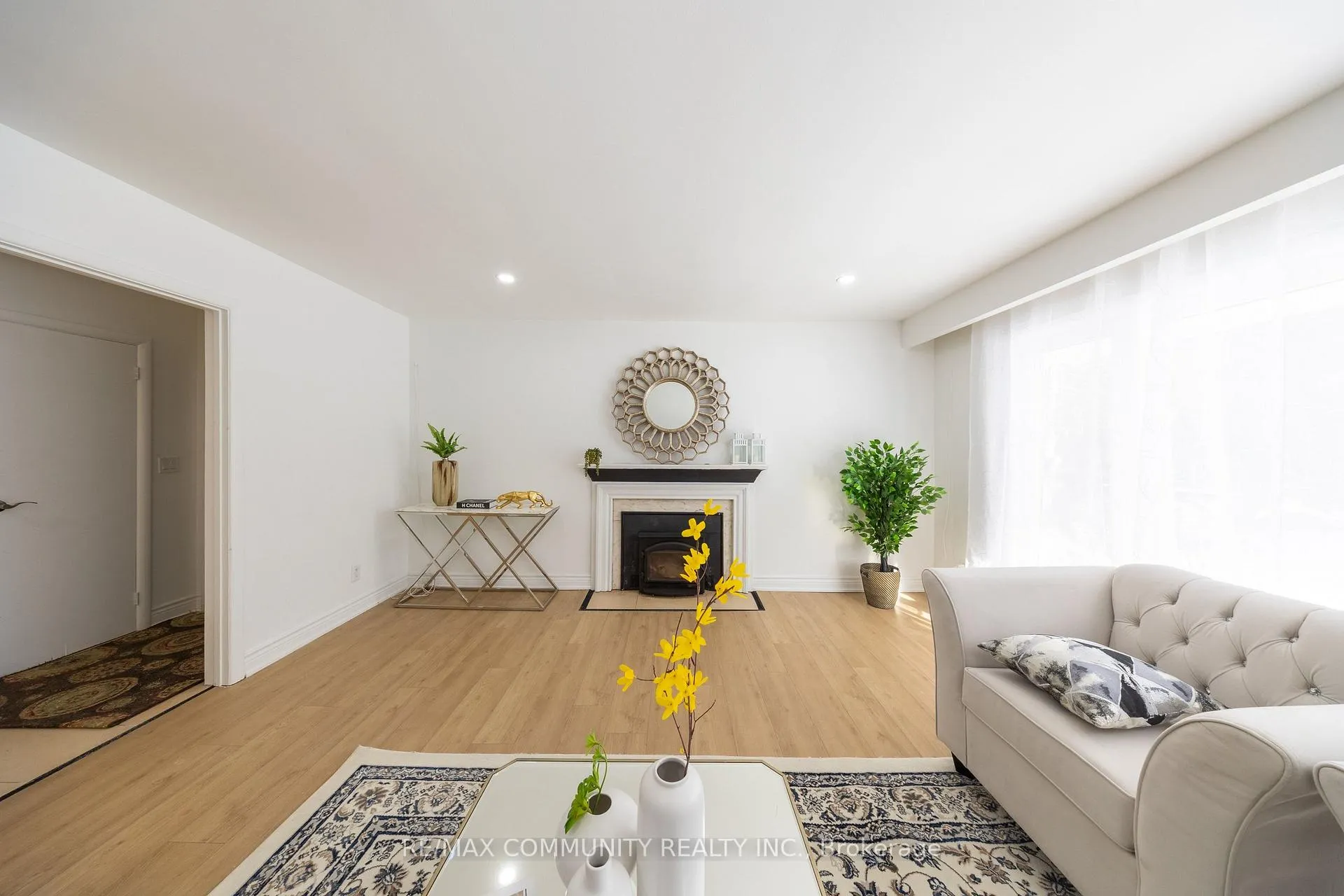 Photo 4 of 180 Severn Street, Oshawa, McLaughlin — HOMEH