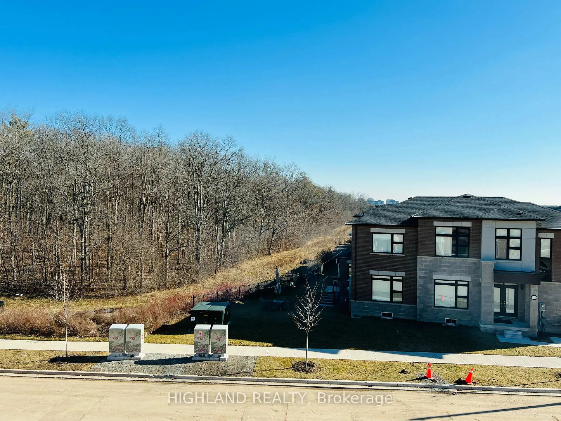 Photo 2 of 141 Settlers Road E, Oakville, Glenorchy — HOMEH