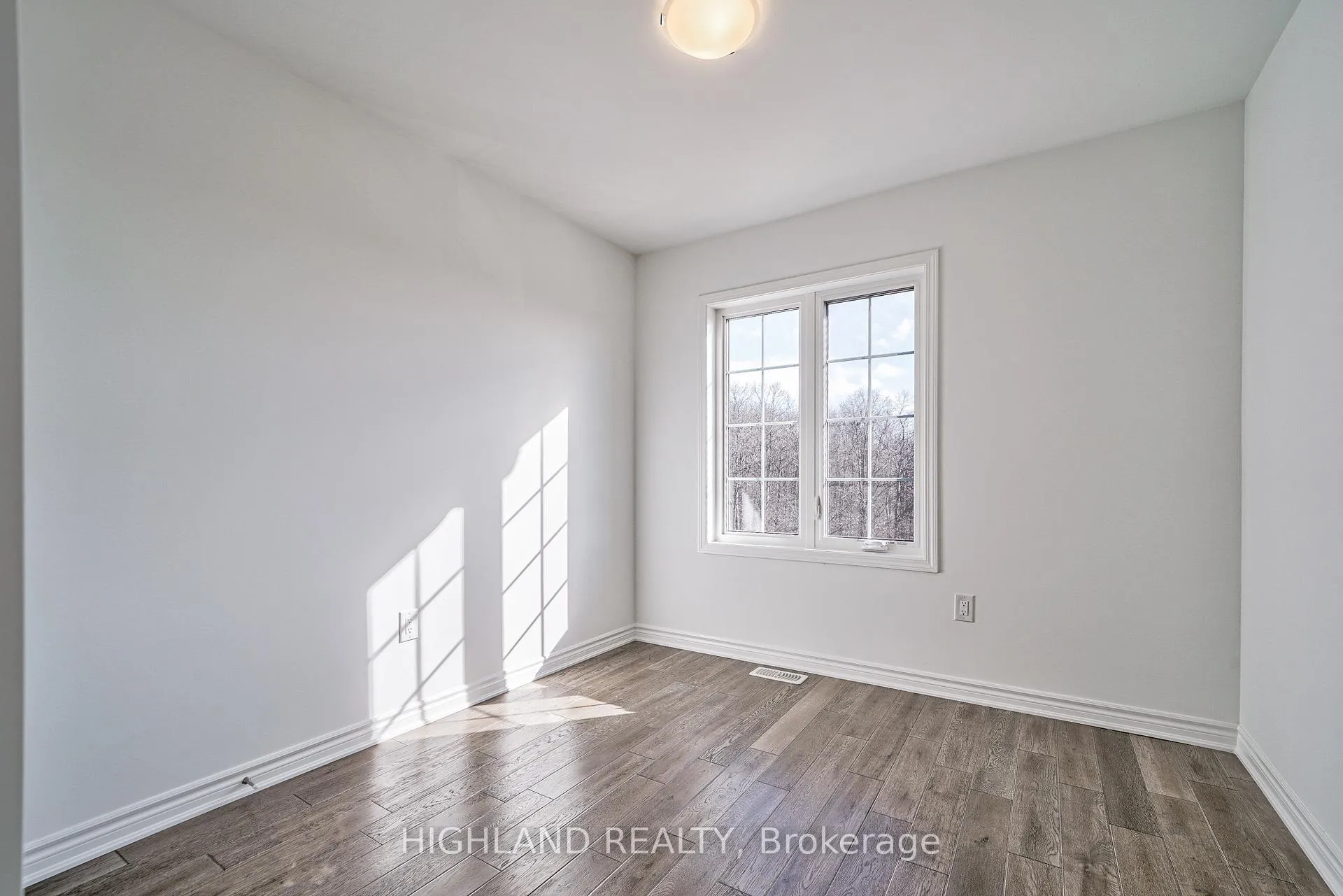 Photo 7 of 141 Settlers Road E, Oakville, Glenorchy — HOMEH